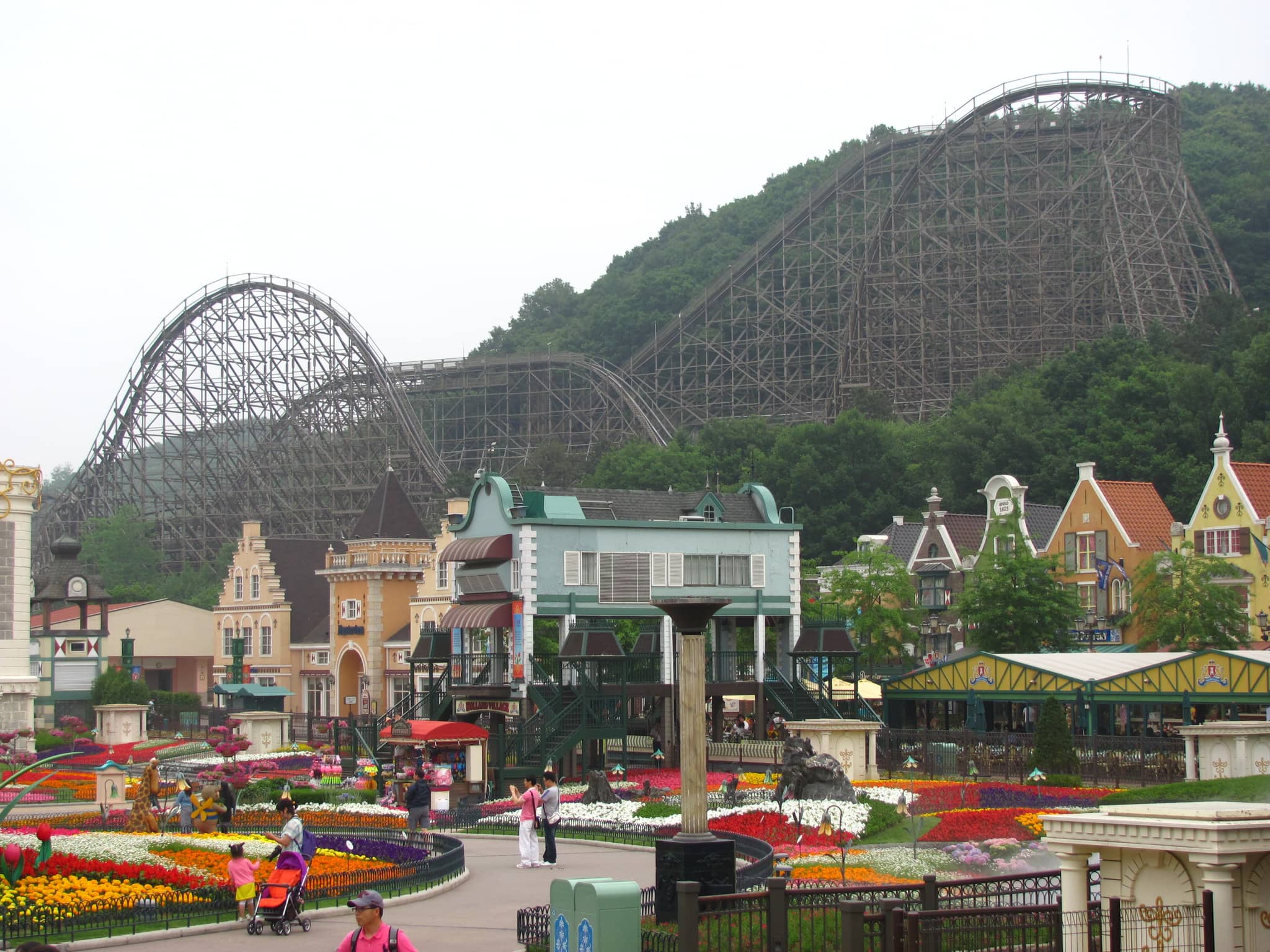 2048x1536 Everland (2026)
