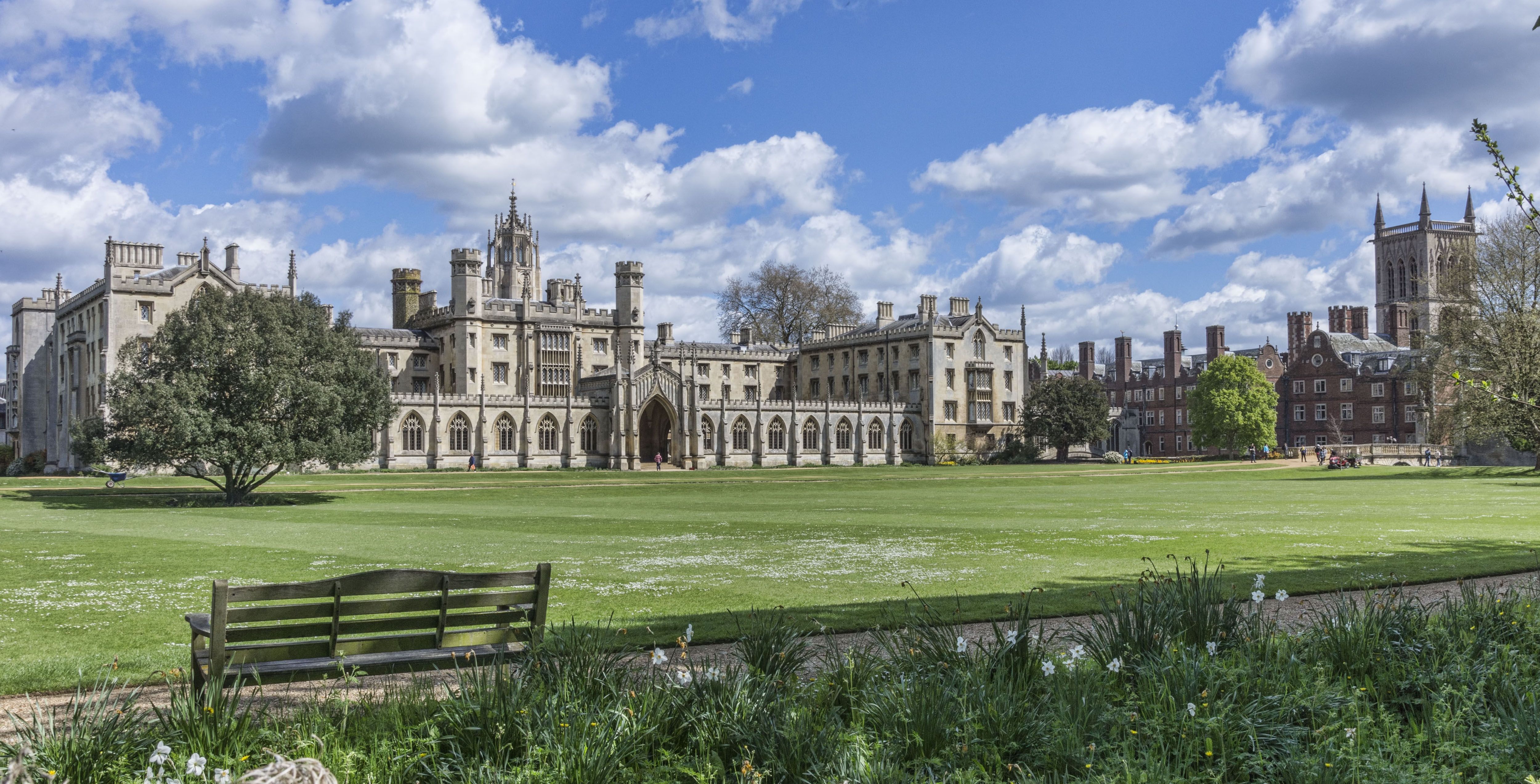 5000x2546 St John's College, Cambridge