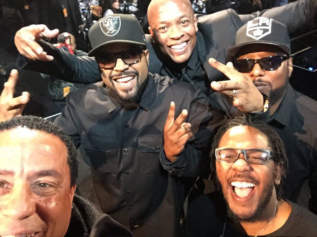 1024x768 MC Ren / Posts / X