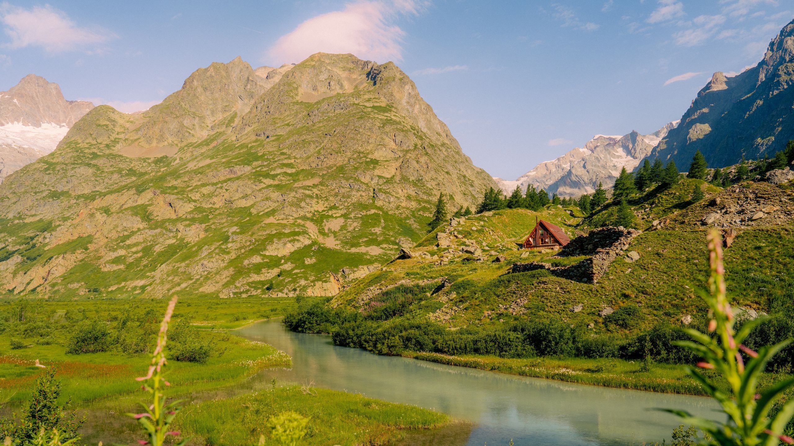 2560x1440 In the Face of Mont Blanc. Condé Nast Traveler