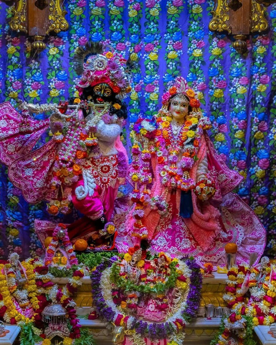 960x1200 Lord Krishna is like the sun's always there, even on the cloudiest days. When you can't see Him, trust that His light is still guiding you
