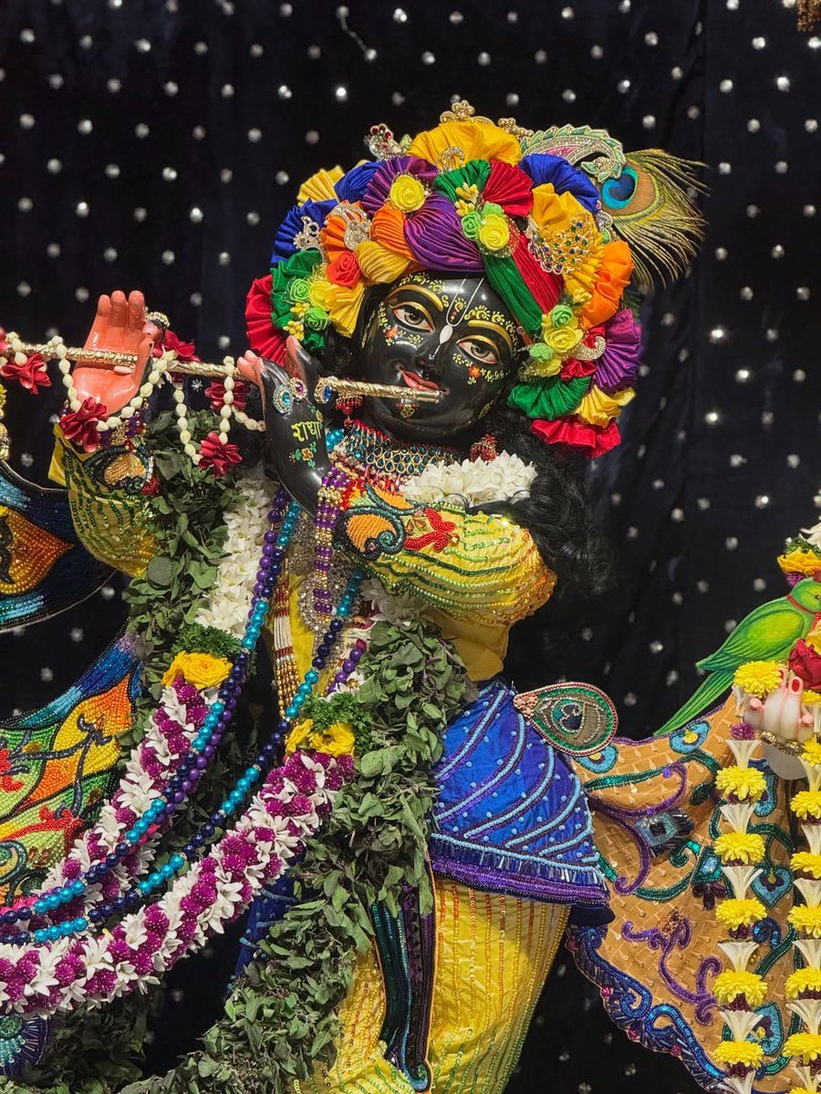 900x1200 Every morning after you open your eyes, don't look at your phone. In fact, keep your eyes closed and look at Lord Krishna