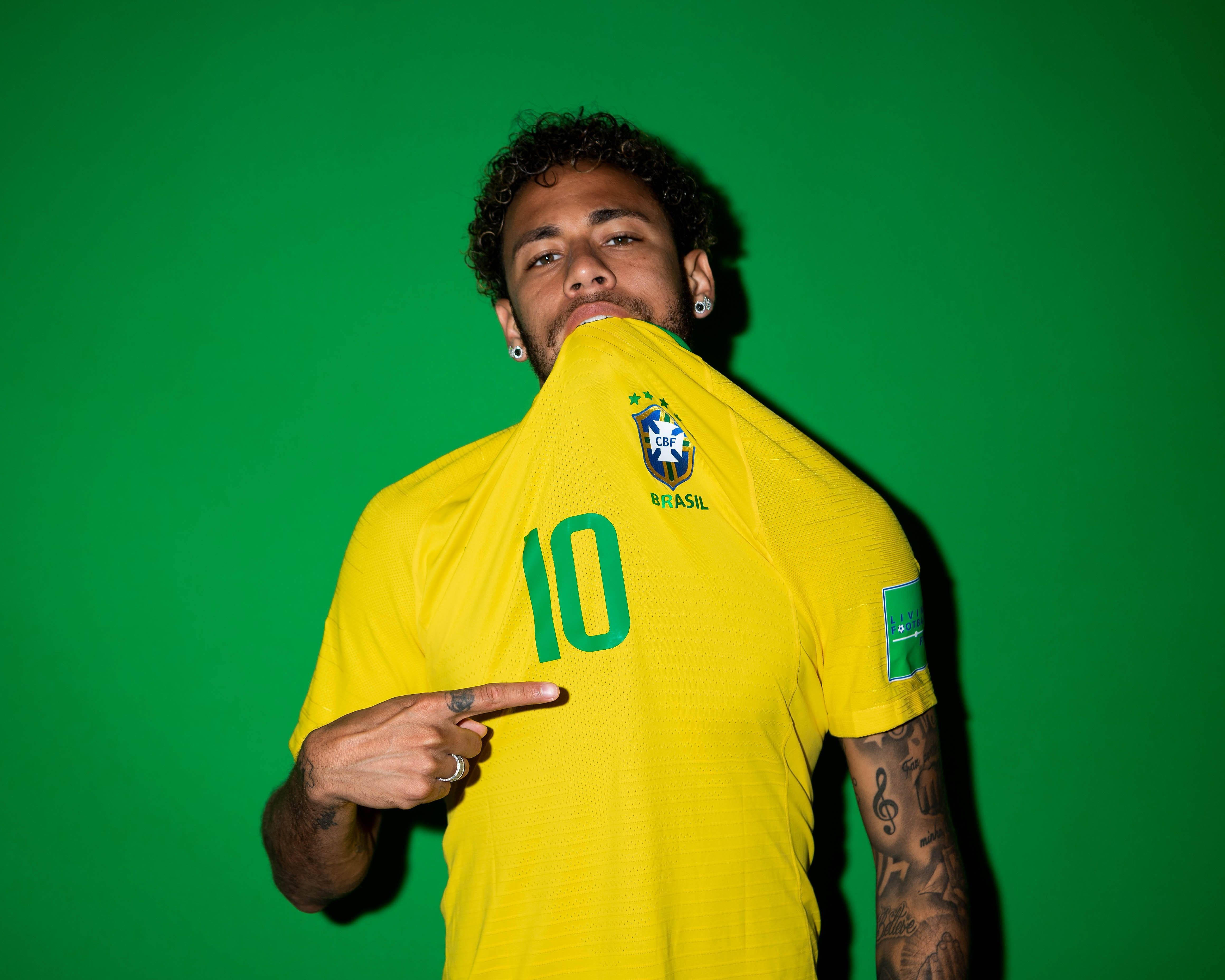 4640x3712 Cool Neymar Jr Wallpaper