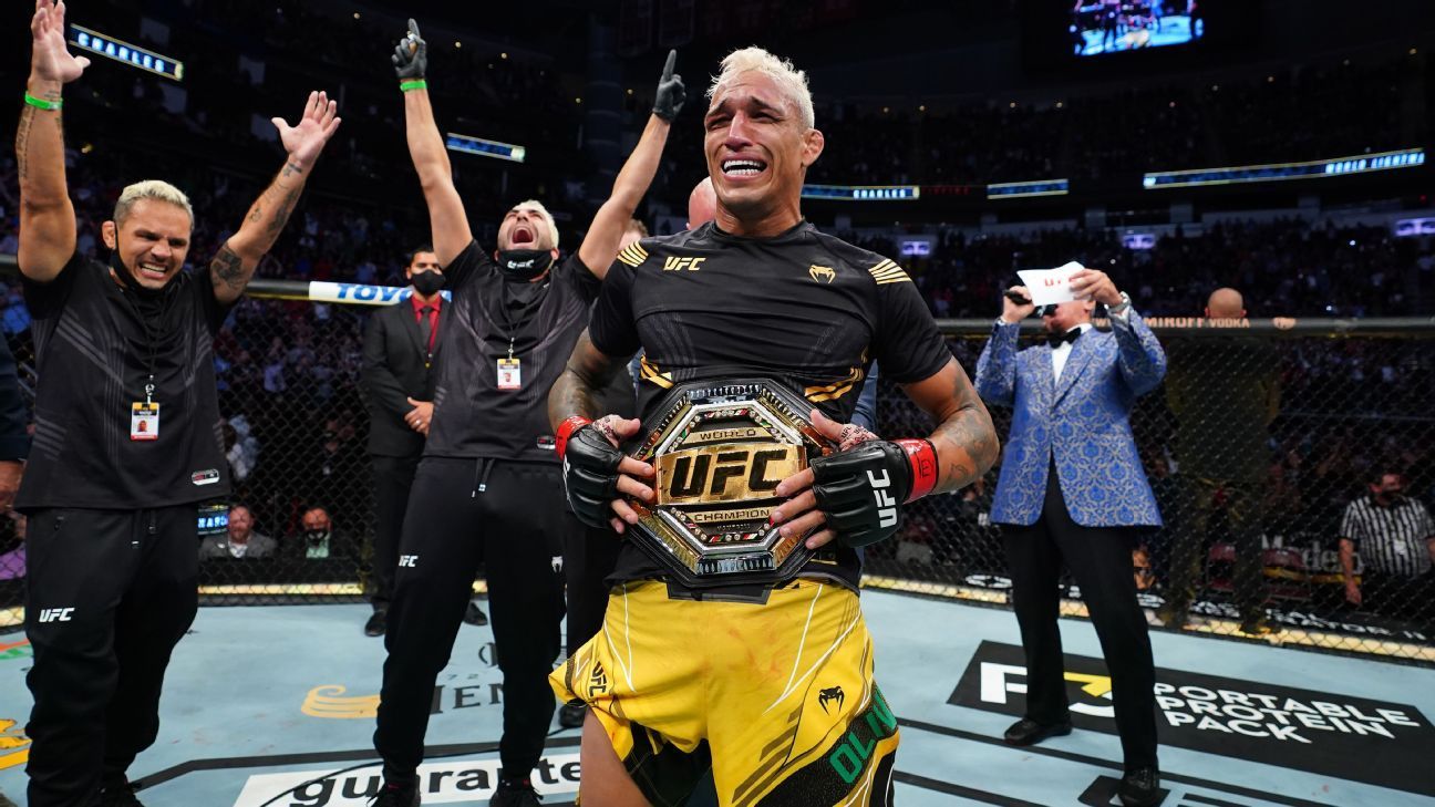 1296x729 UFC: Charles 'Do Bronx' é ovacionado em volta à cidade natal e ganha homenagem em mural gigante