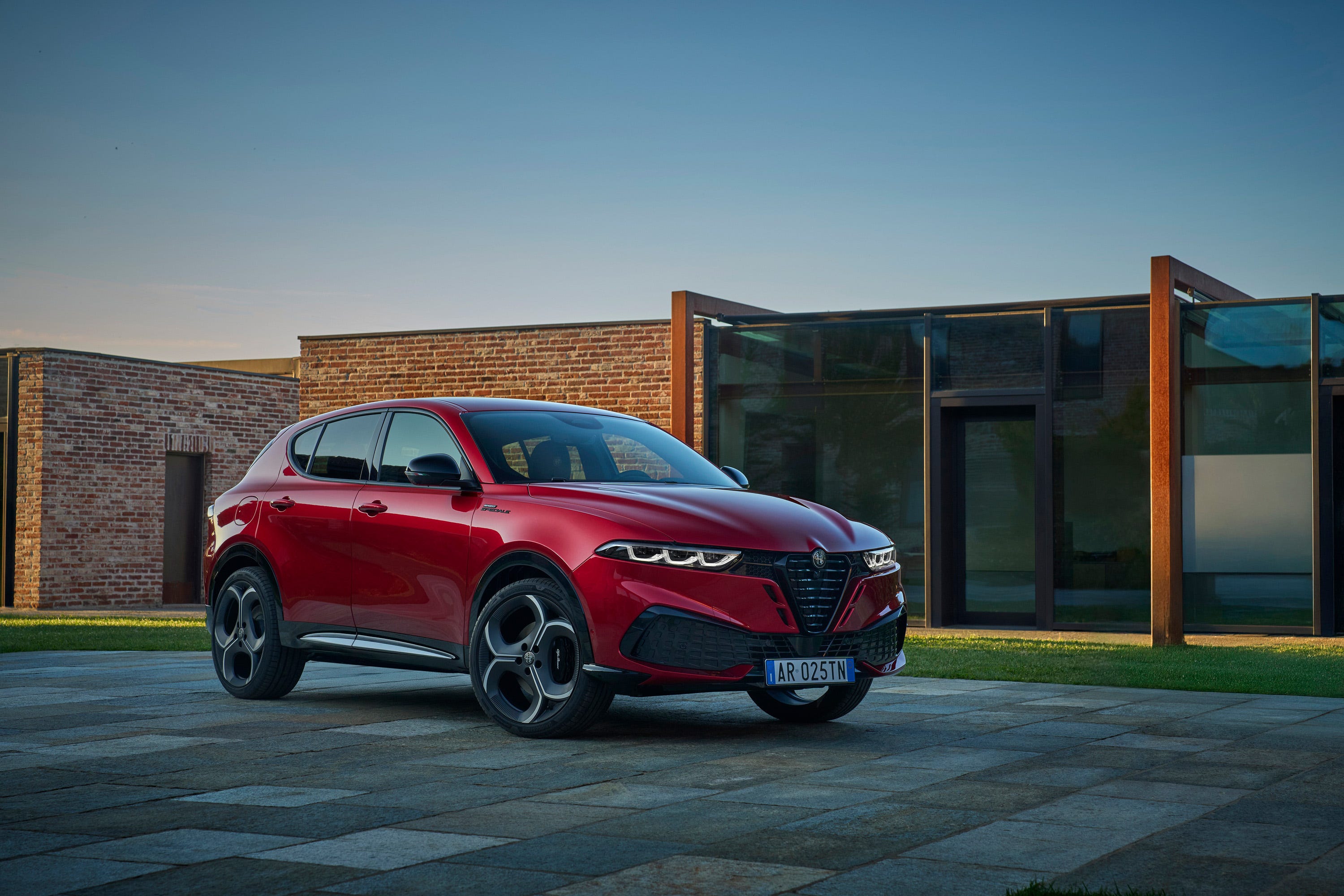 3000x2000 View Exterior Photo of the 2026 Alfa Romeo Tonale