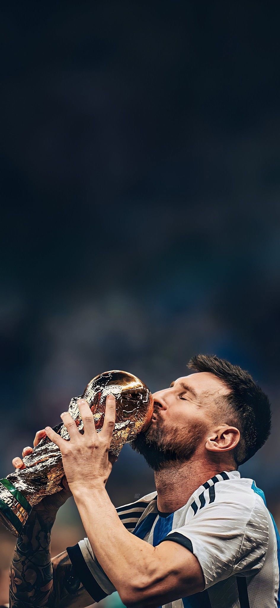 945x2048 Lionel Messi kissing the World Cup trophy Football Wallpaper