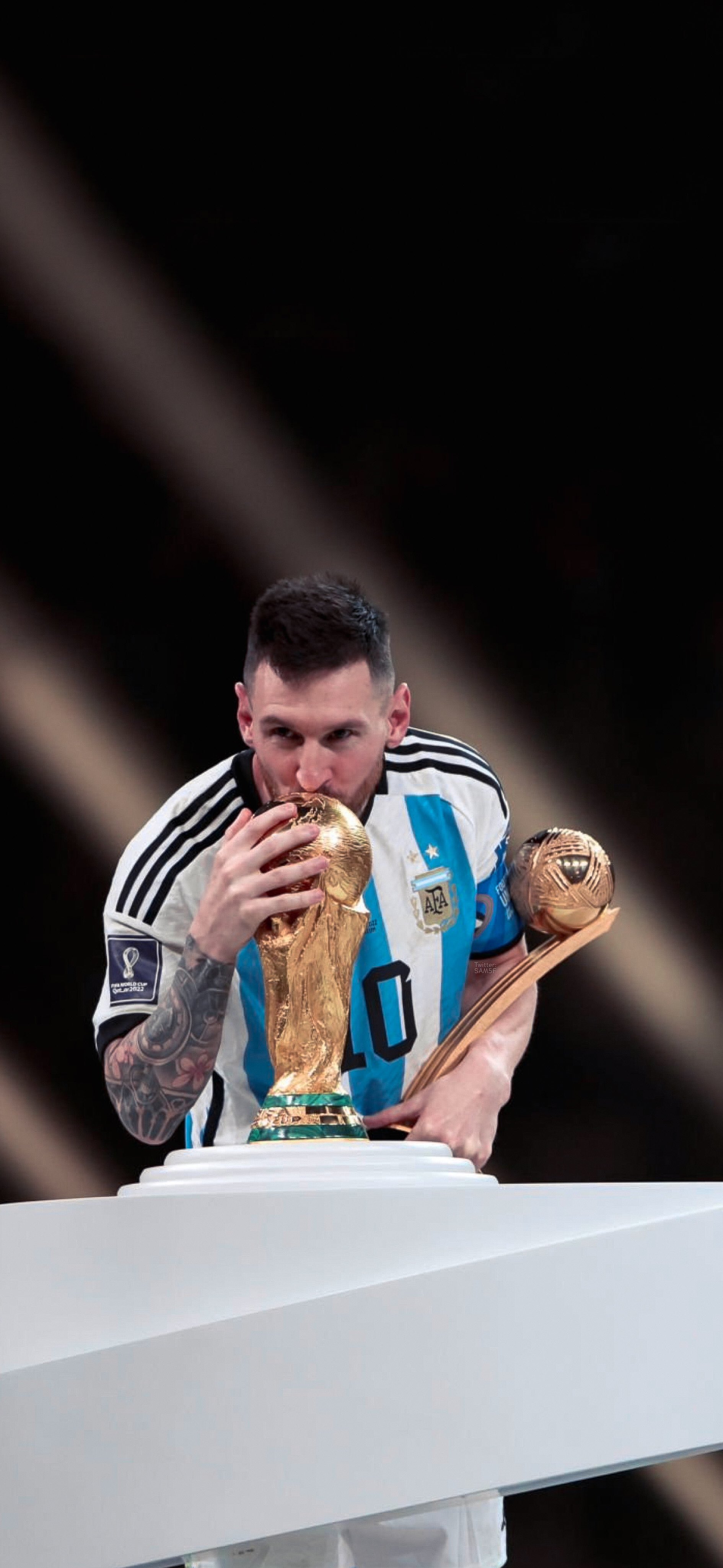 1890x4096 Messi Kissing World Cup Wallpaper