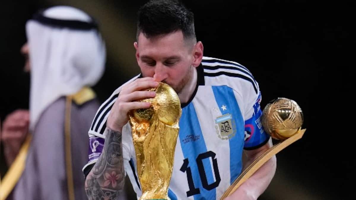 1200x675 Rewind: Lionel Messi kissing FIFA World Cup trophy, Roger Federer's emotional farewell and other memorable photo