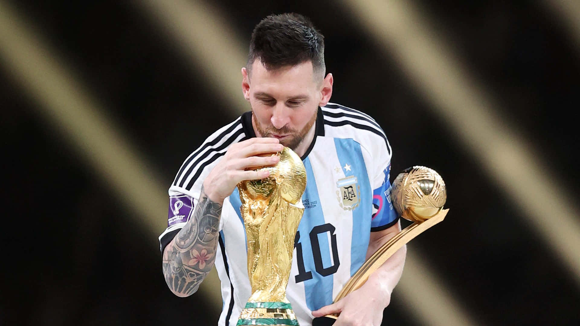 1920x1080 Download Lionel Messi Kissing World Cup Trophy Wallpaper