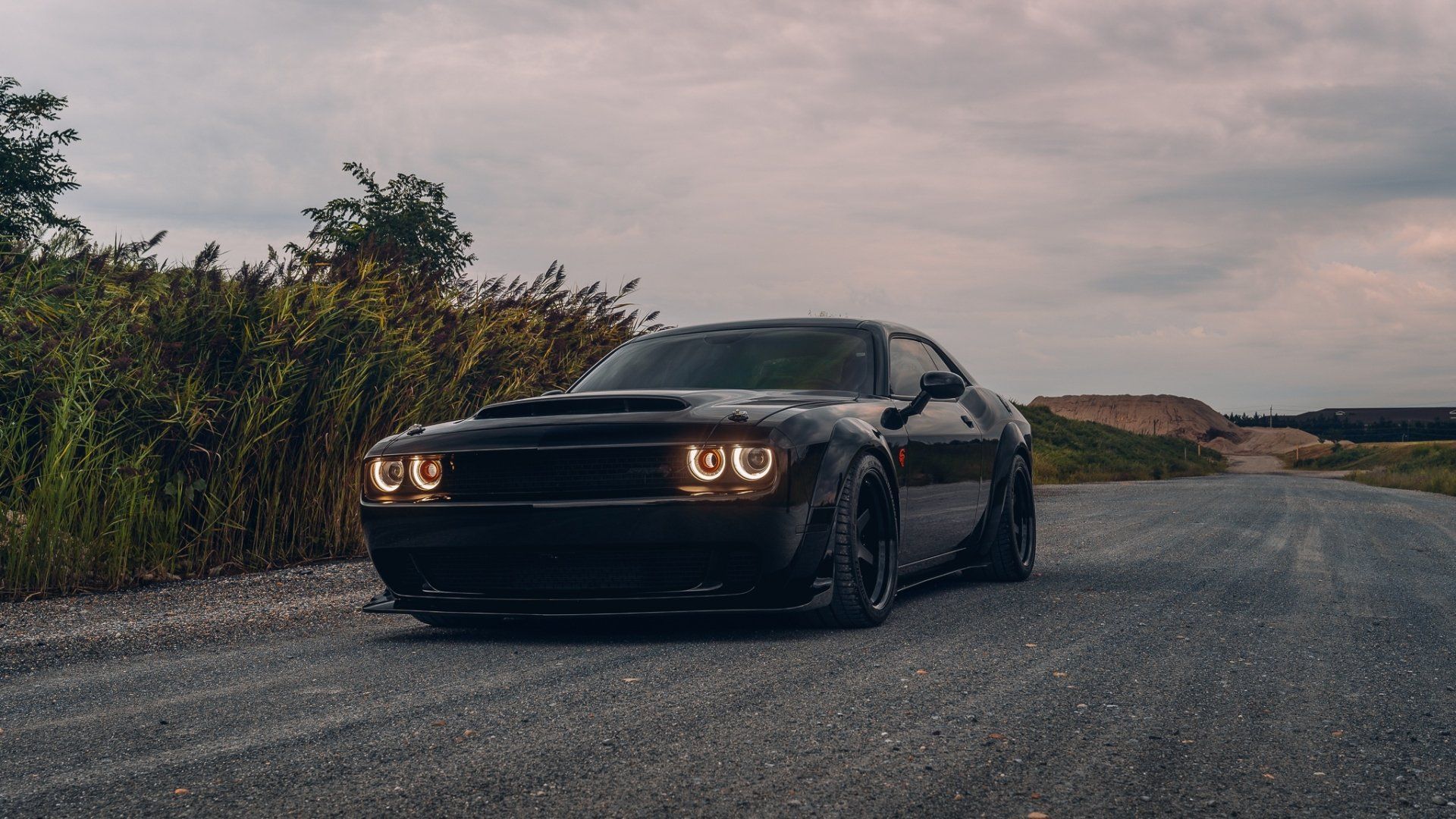 1920x1080 Dodge Challenger SRT Hellcat Muscle Car