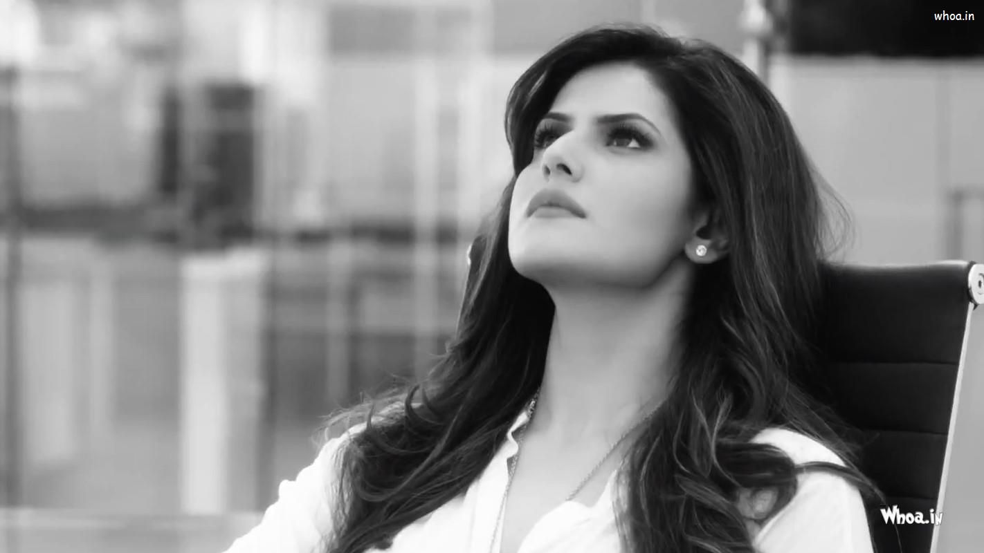 1422x800 Zarine Khan In Hate Story 3 Bollywood Movies HD Wallpaper