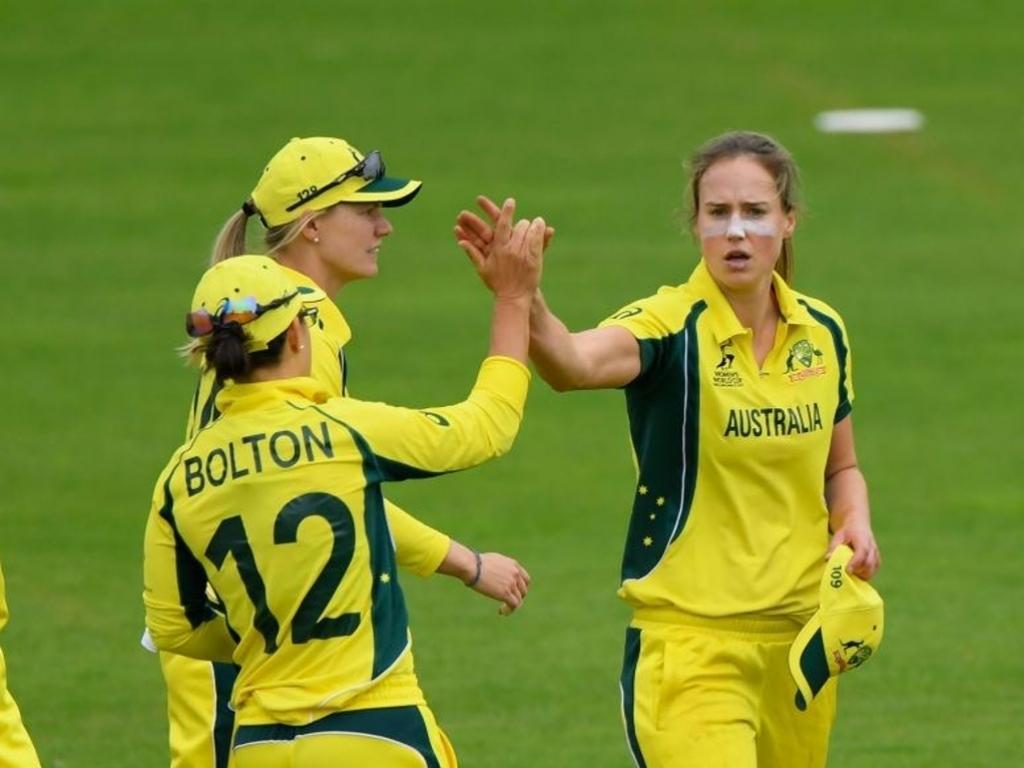 1024x768 Ellyse Perry Wallpaper