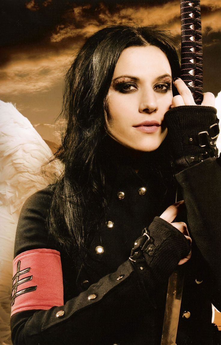 736x1147 Cristina Scabbia