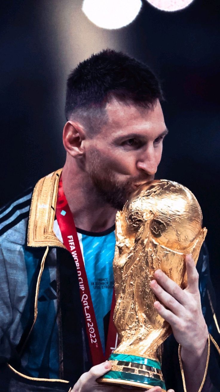 736x1308 Messi 4k Phone World Cup Wallpaper