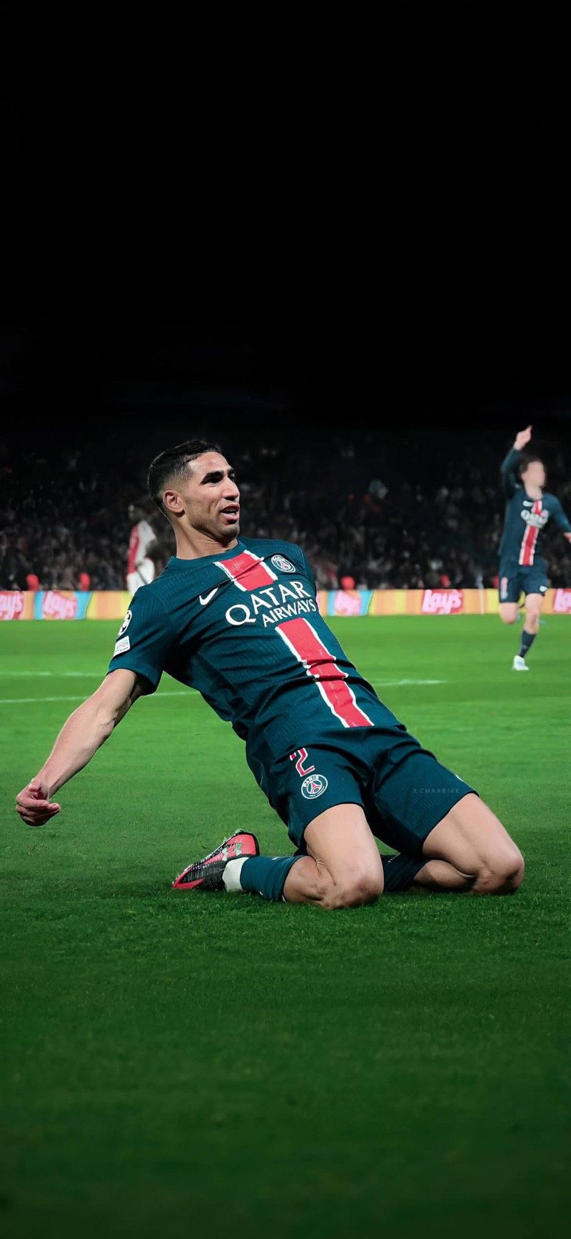800x1734 Achraf Hakimi with Champions League POTM Award Football Wallpaper
