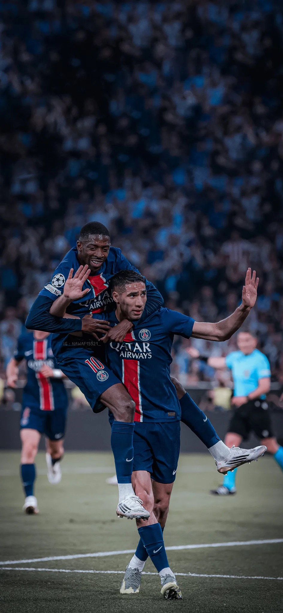 945x2048 Dembélé & Hakimi celebrate for PSG in Champions Le Football Wallpaper