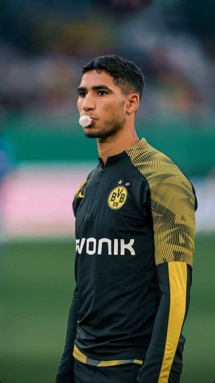 750x1333 Achraf Hakimi PSG Wallpaper