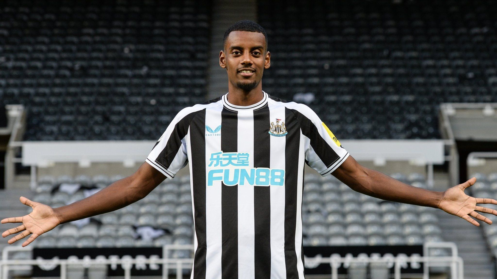 2048x1152 Alexander Isak: Newcastle United sign Sweden striker from Real Sociedad