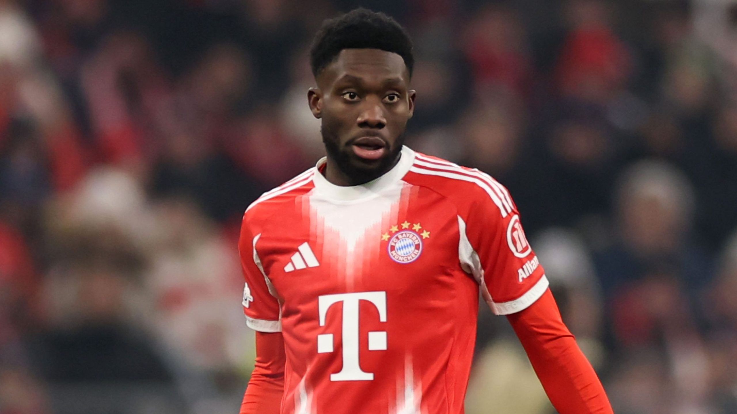 2560x1440 Alphonso Davies To Man United? Bayern Might Be Willing To Sell Canada Star