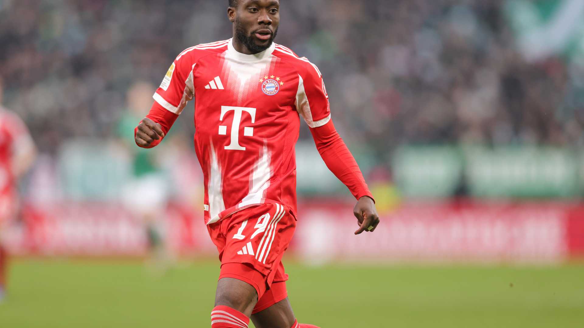 1920x1080 New injury concern for Bayern Munich star Alphonso Davies four months before World Cup