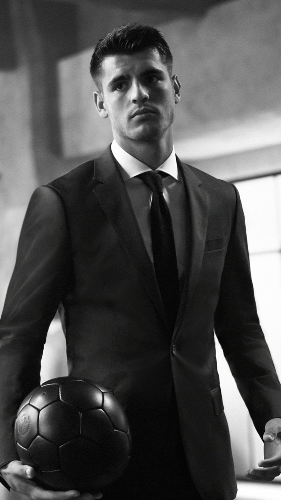 950x1689 Álvaro Morata Monochrome 4K Ultra HD Mobile Wallpaper for iPhone & Android