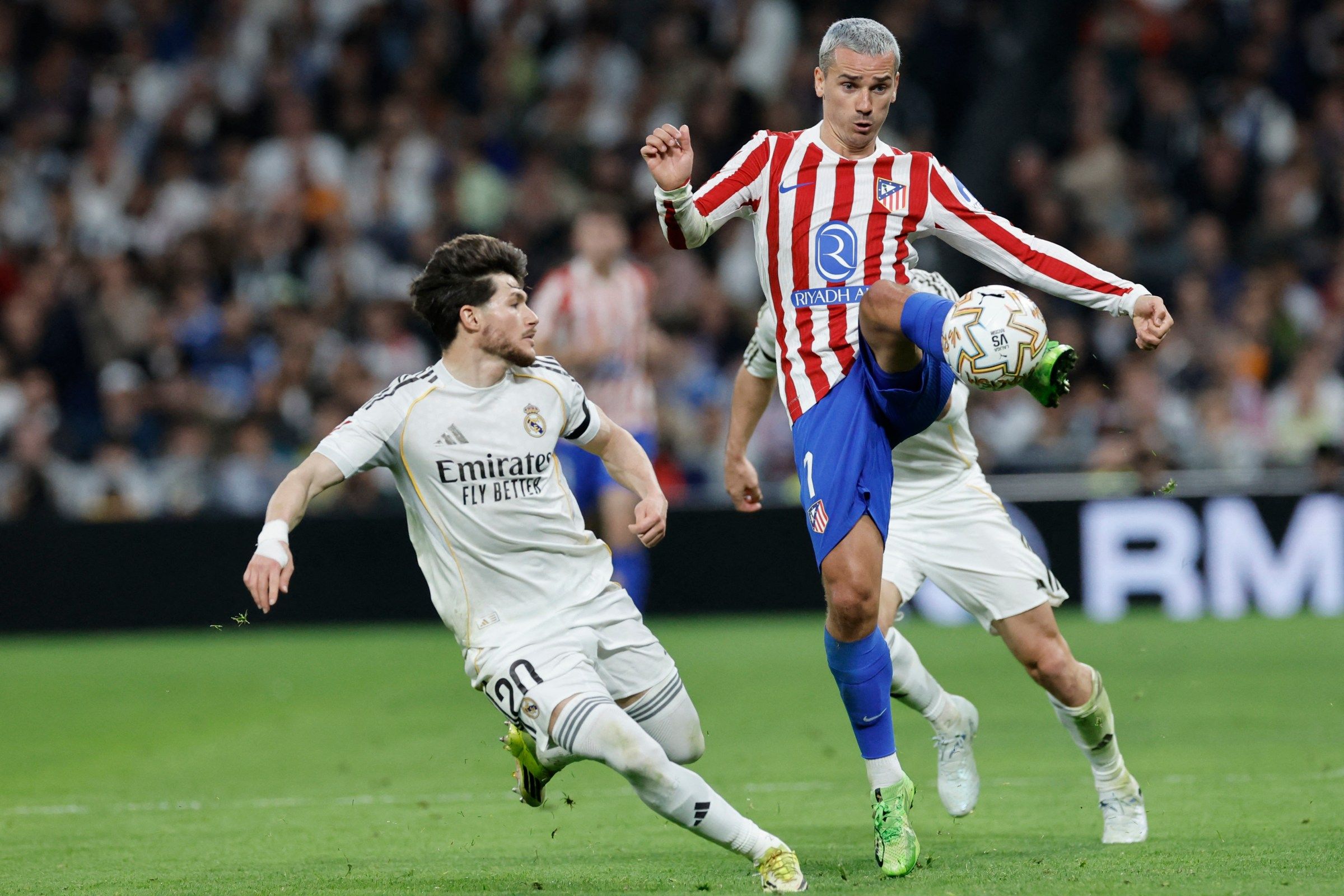 2400x1600 Antoine Griezmann is flying to the US to sign for Orlando City. Into the Calderon