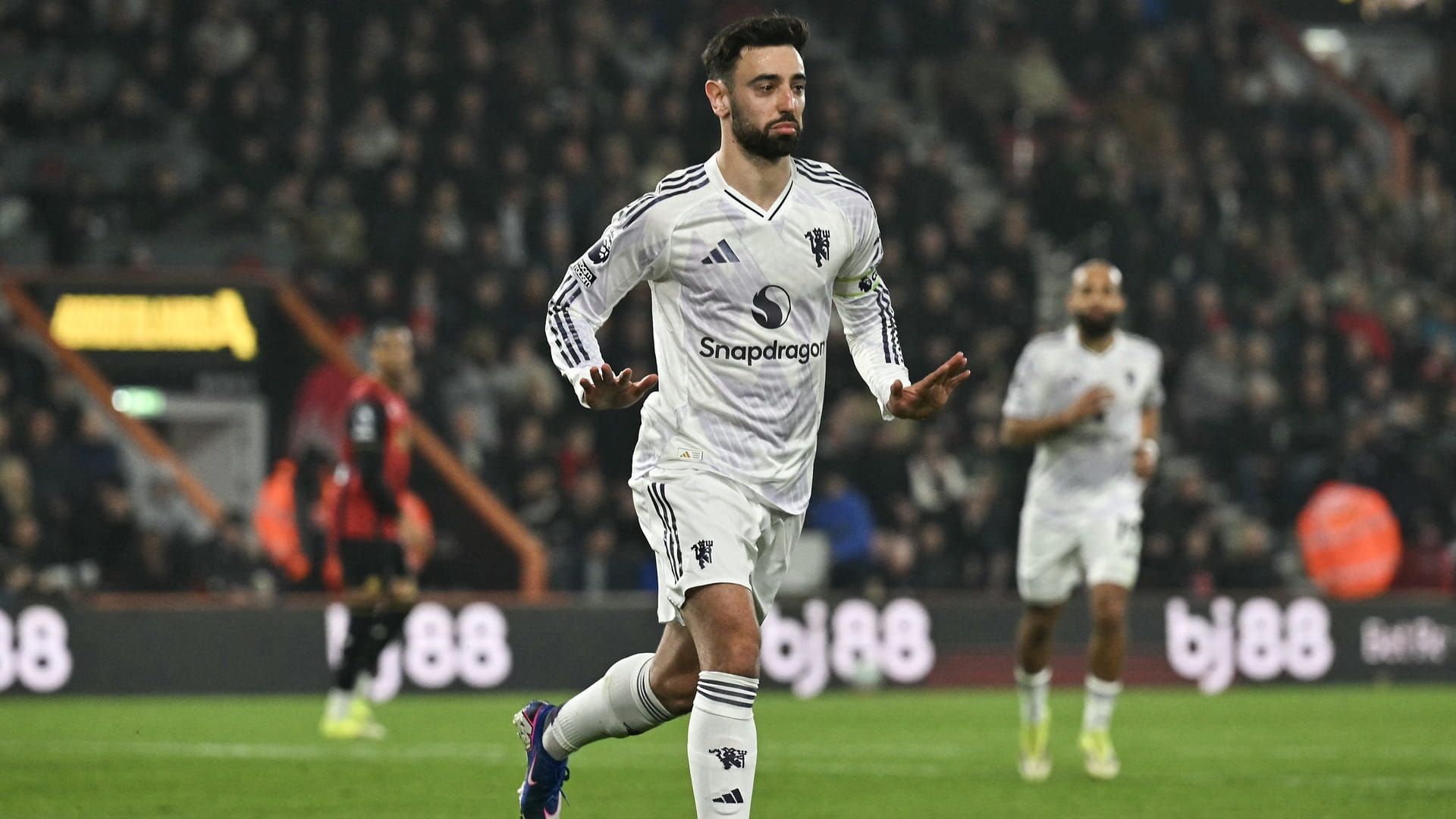 1920x1080 Bruno Fernandes named Premier League Player of the Season