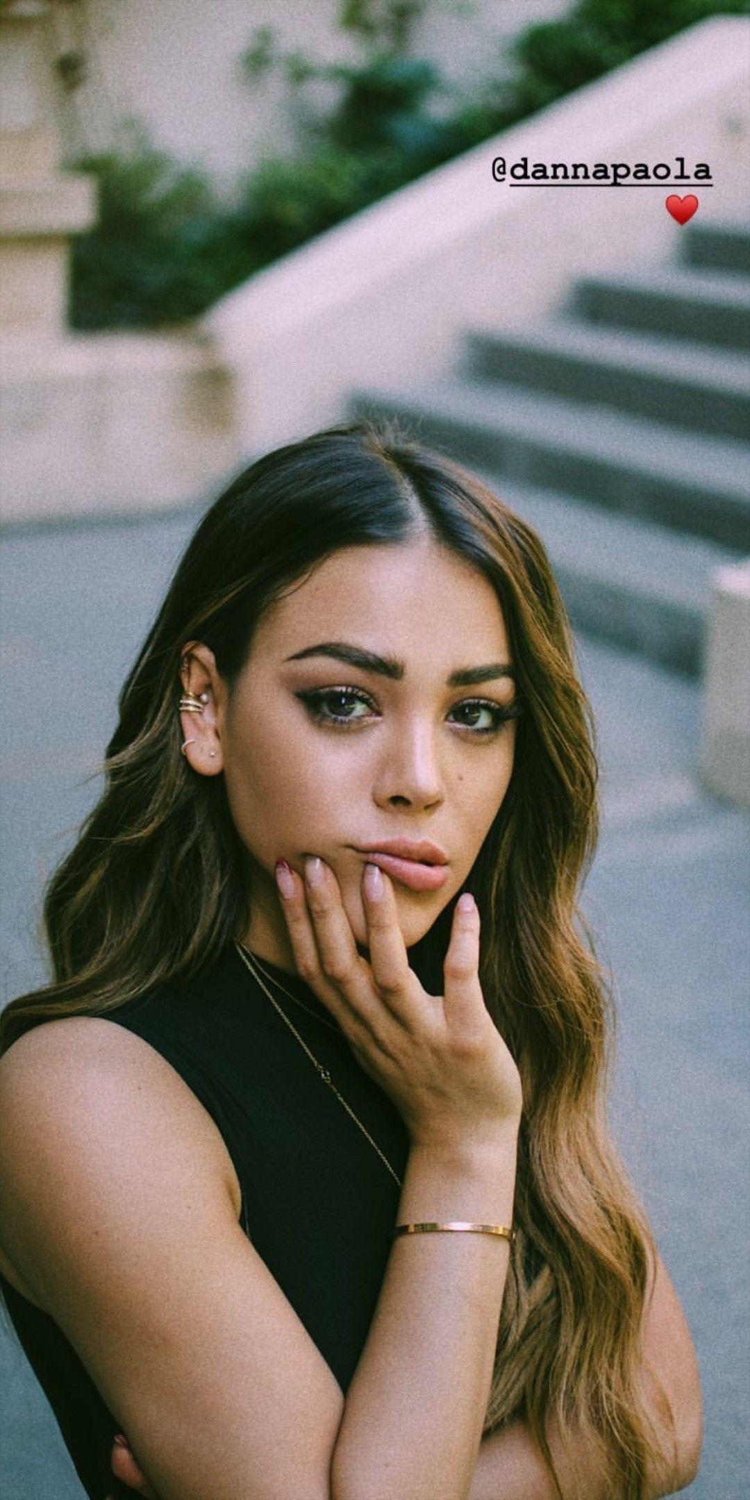 1080x2160 Danna Paola Wallpaper