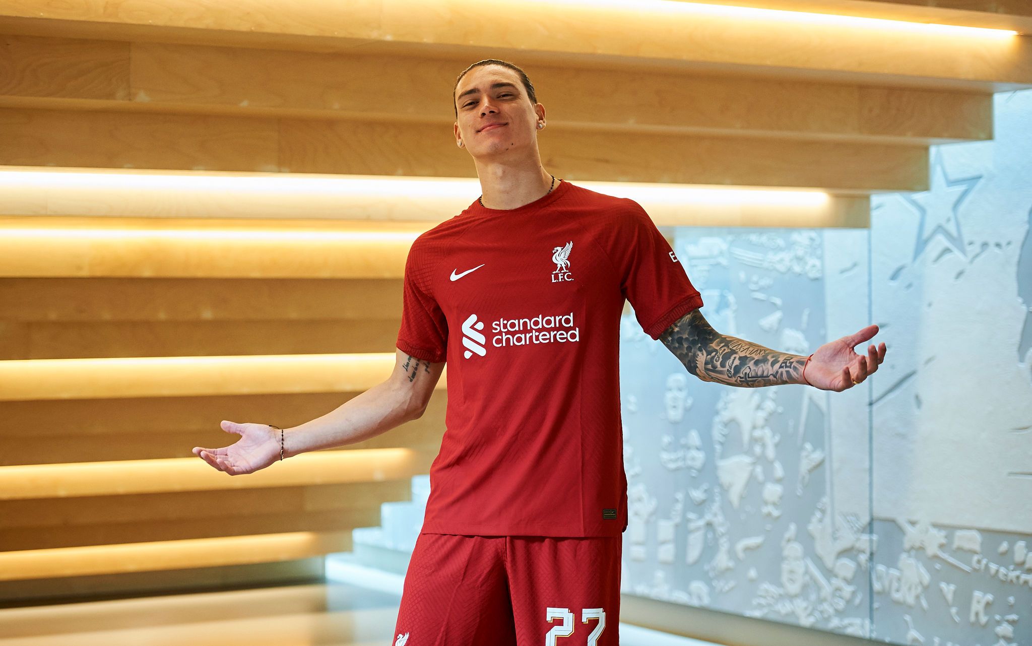2048x1282 Darwin Nuñez 2024 Wallpaper
