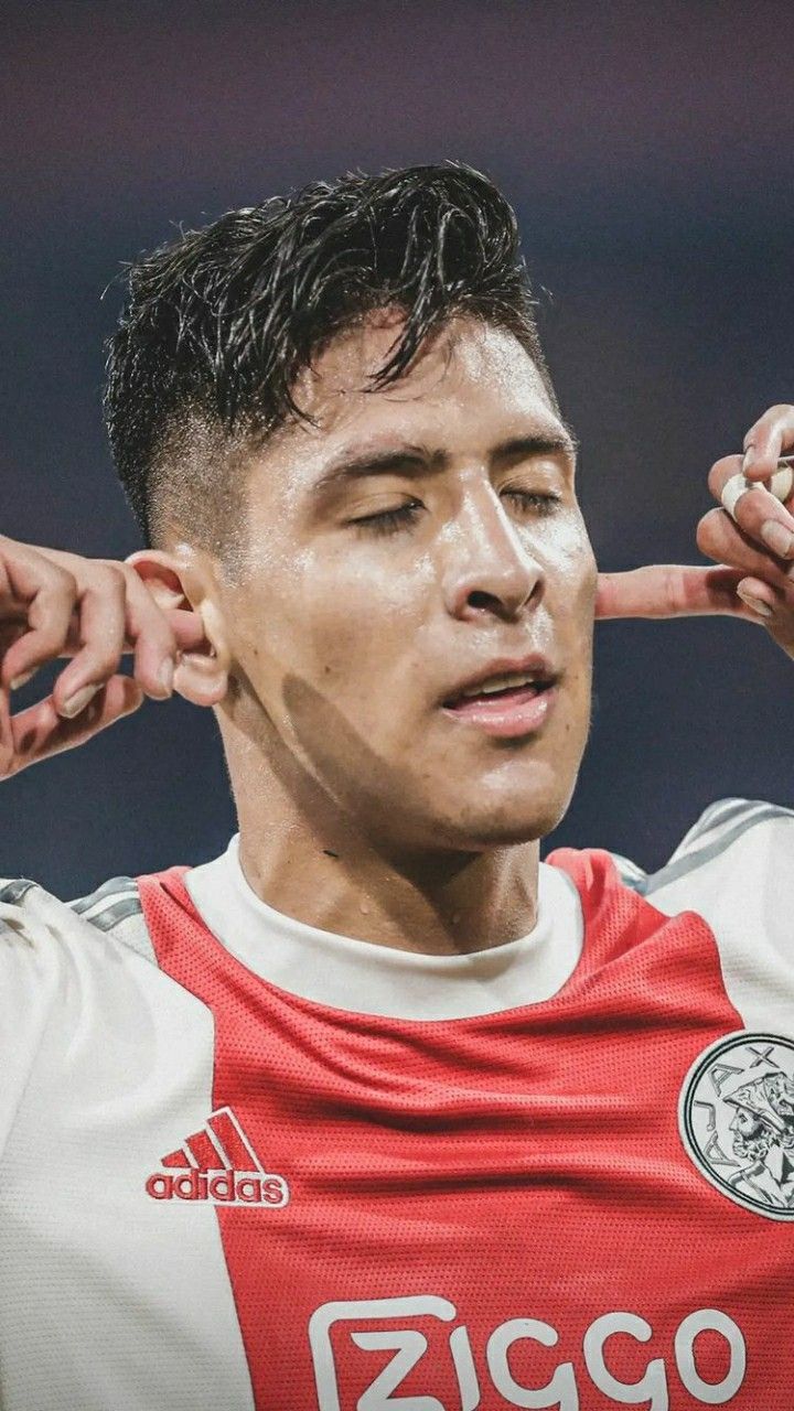 720x1280 Edson Alvarez Wallpaper