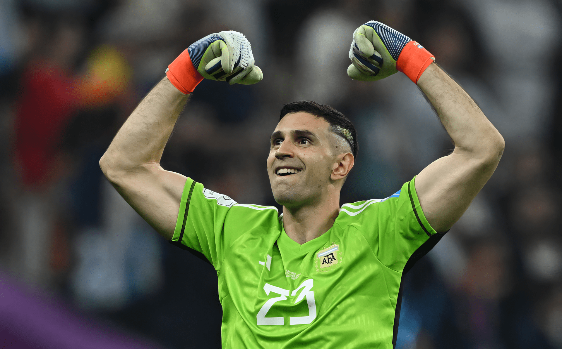 1920x1195 Emiliano Martinez Argentine Soccer Hero Wallpaperx1195
