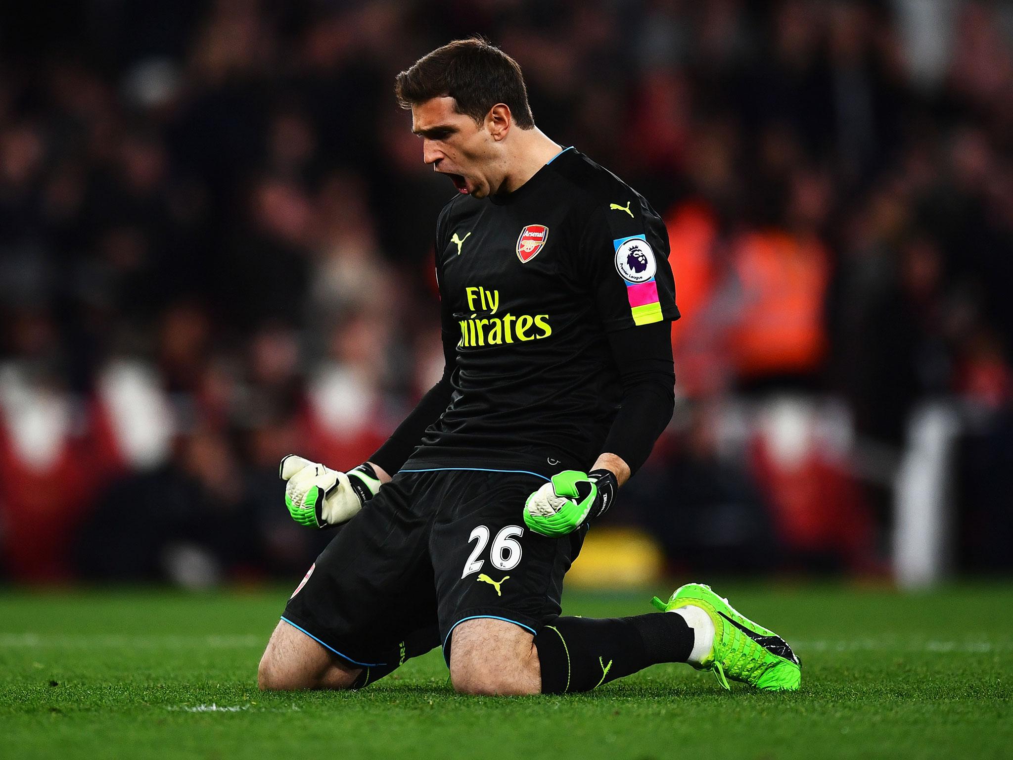 2048x1536 Emiliano Martínez Wallpaper