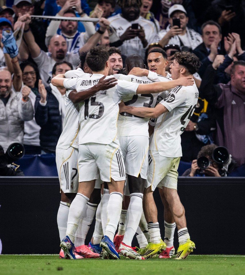 853x959 Real Madrid 3 Man City 0: Fede Valverde Dazzles City With Stunning First Half Hat Trick To Leave Pep's Side On The Brink
