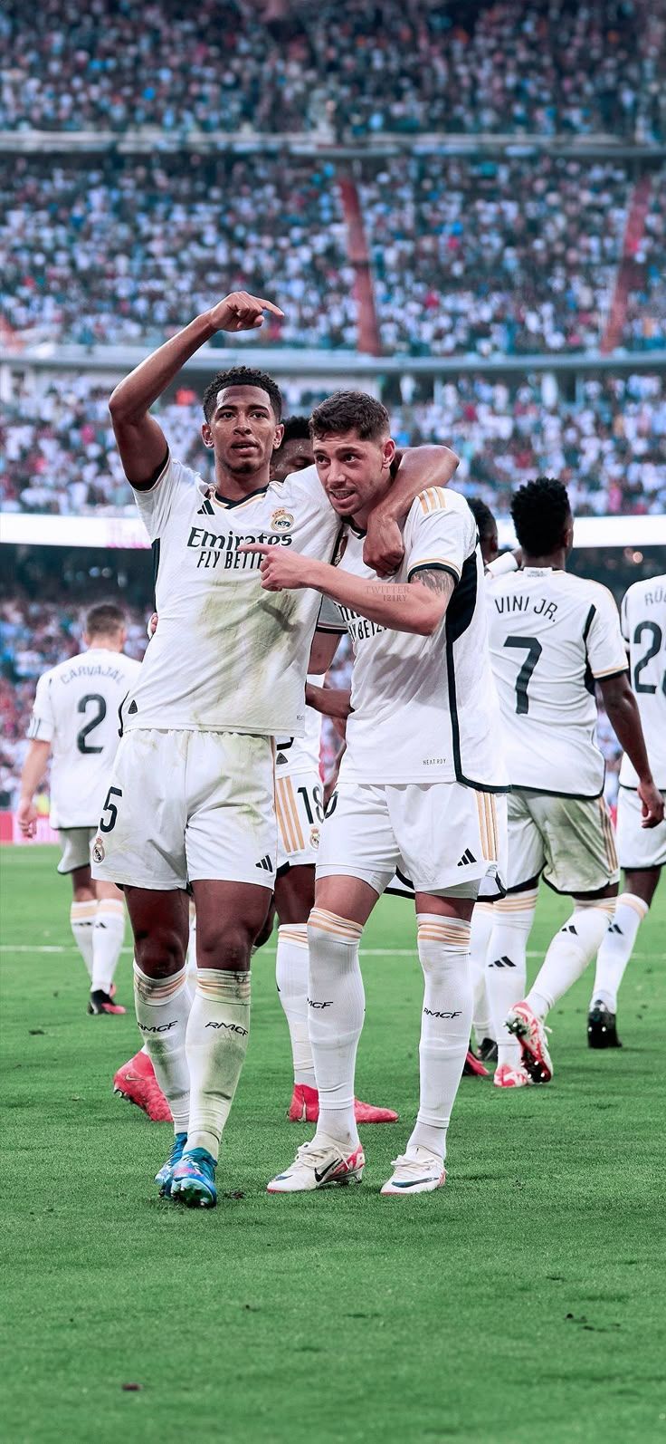 736x1594 Bellingham and Valverde wallpaper