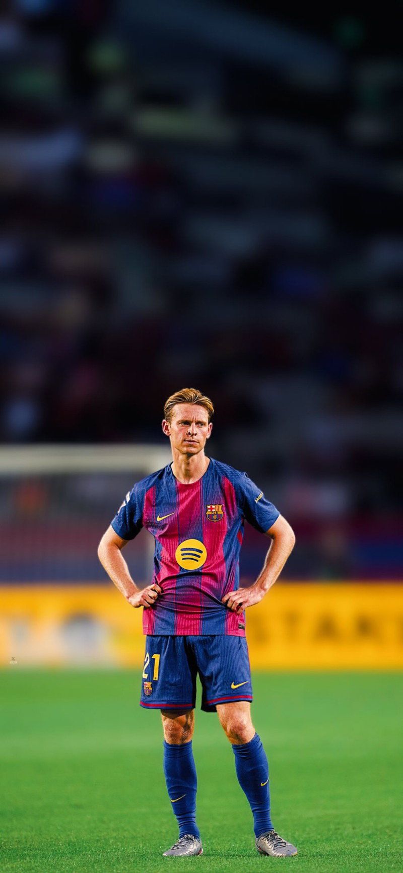 800x1733 Frenkie de Jong standing on pitch for FC Barcelona Football Wallpaper