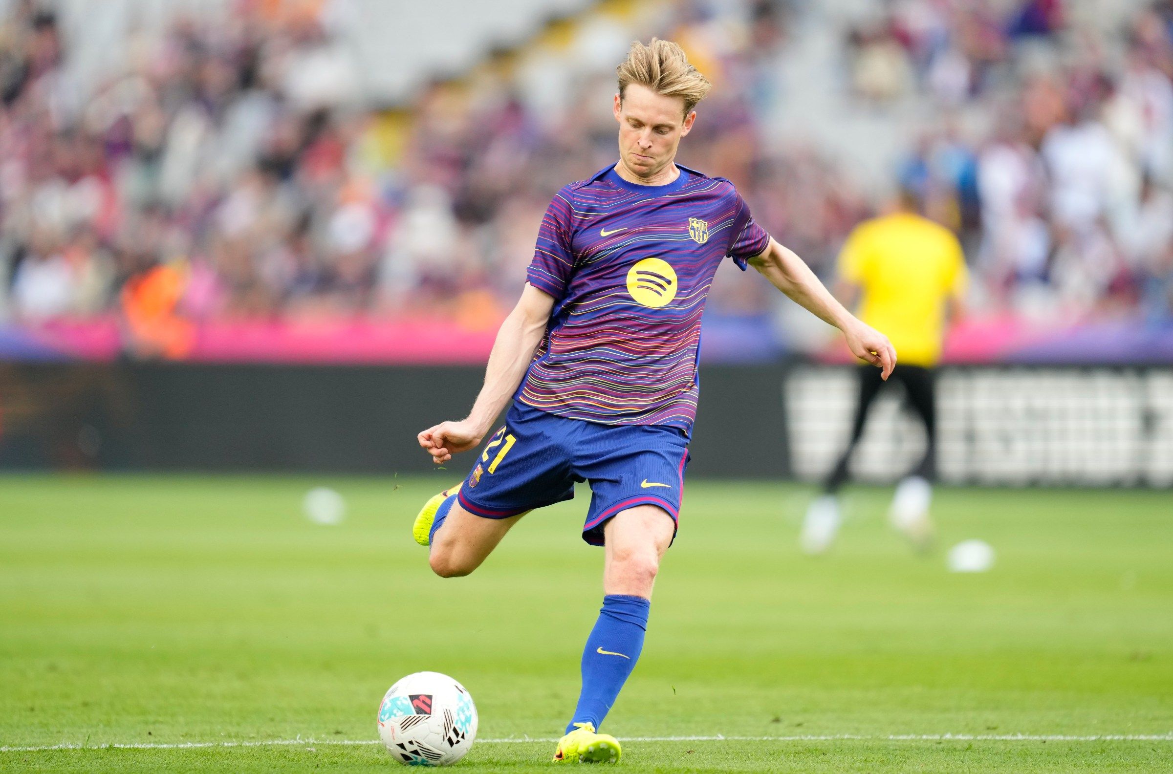 2400x1584 FC Barcelona News: 10 April 2026; Barça send official complaint to UEFA over penalty controversy against Atlético Madrid, Frenkie de Jong returns to training