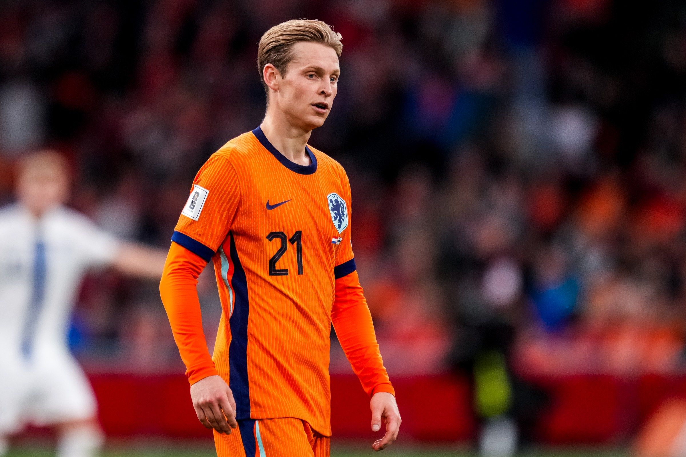 2400x1599 Frenkie de Jong told to play more like Pedri