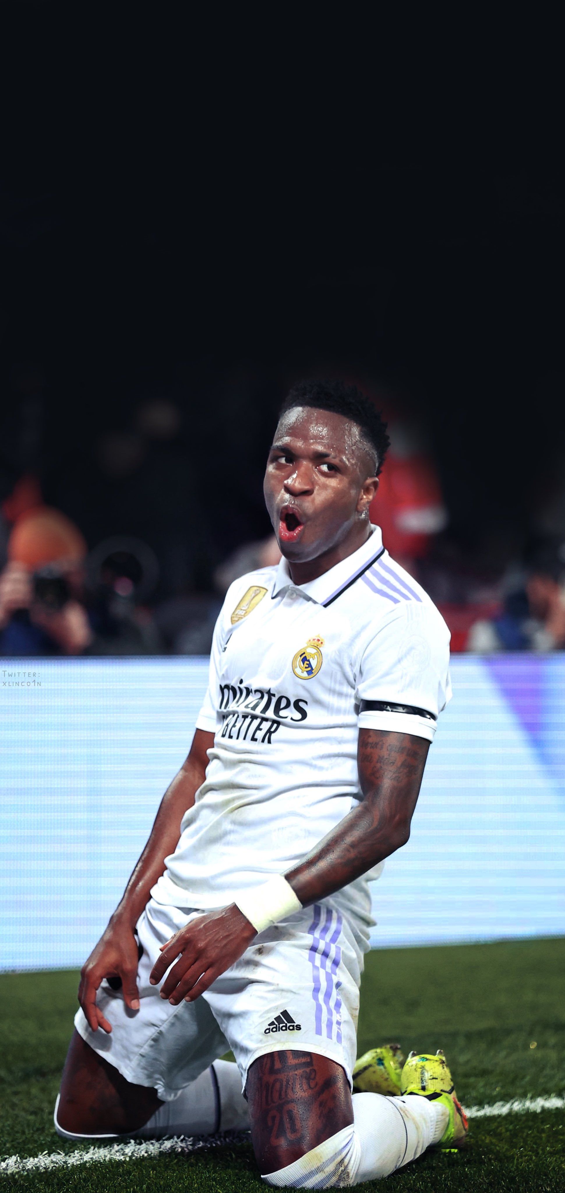 1940x4096 Vini Jr. Wallpaper