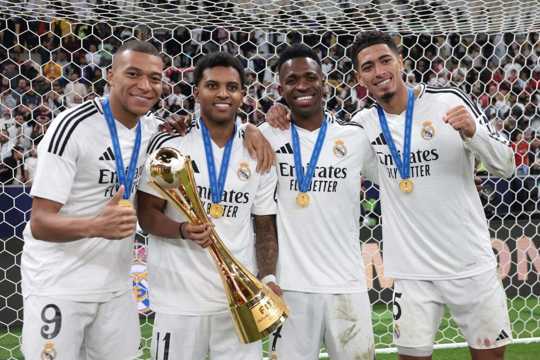1800x1200 Real Madrid 3 Pachuca 0: Vinicius Jr's Victory Lap And Ancelotti's Record Breaking 15th Title