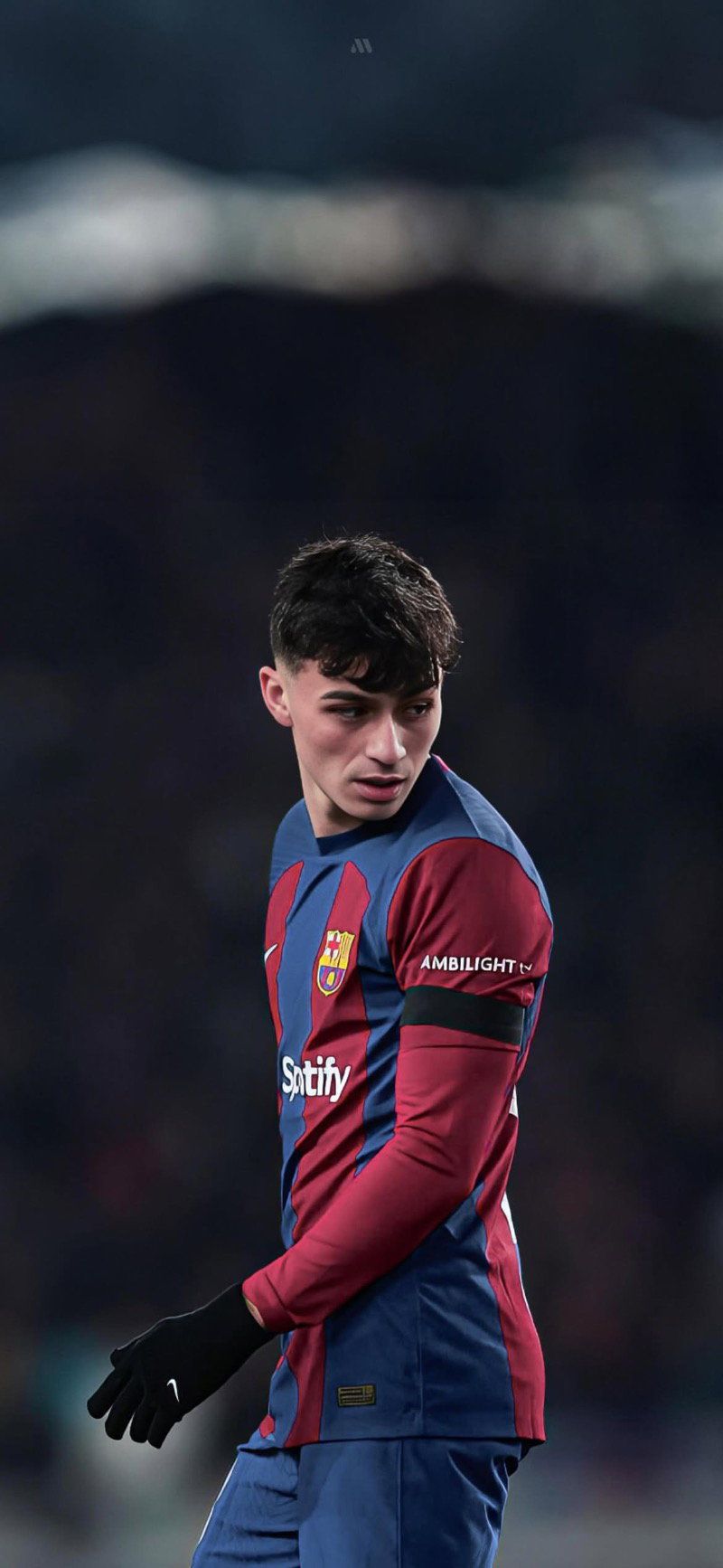 800x1734 Pedri with a Player of the Match Award for FC Barc Football Wallpaper