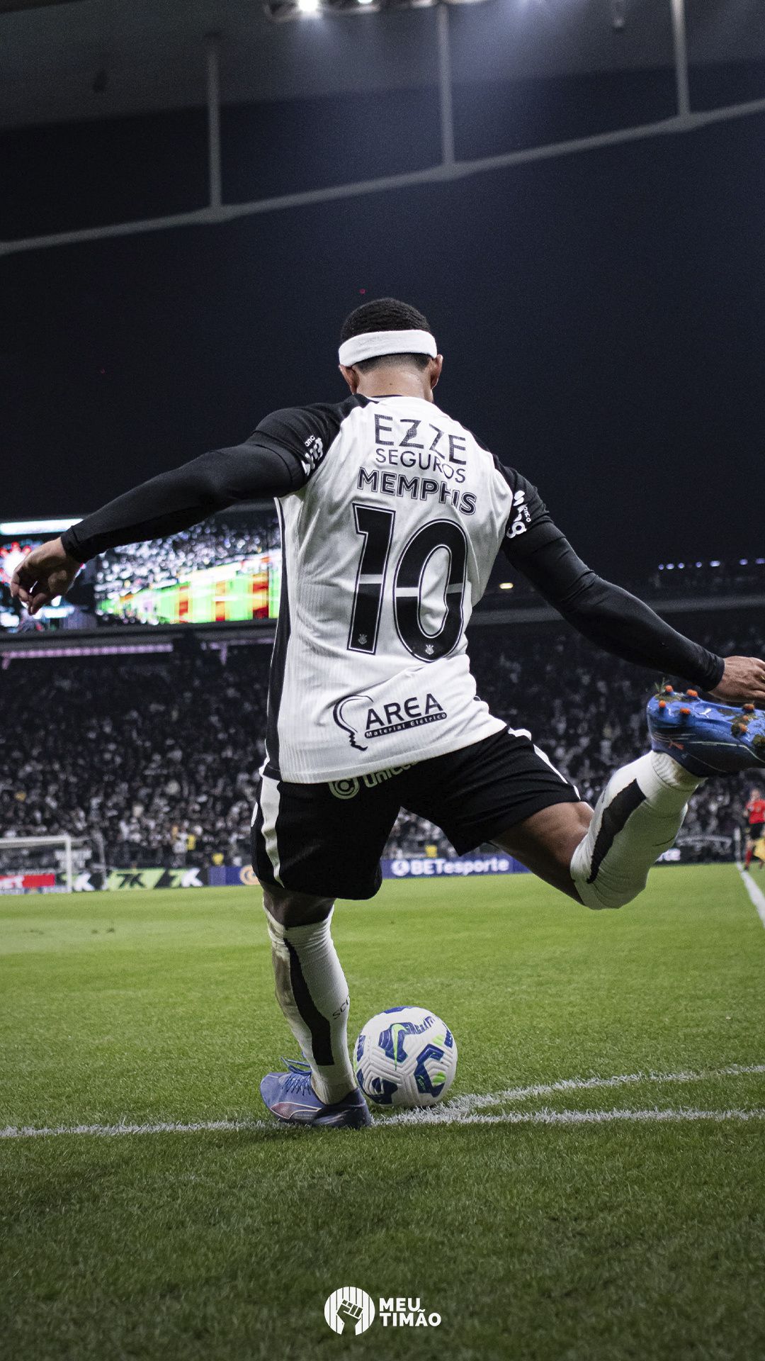 1080x1920 Fundo de tela do Corinthians: Memphis Depay batendo escanteio na Neo Química Arena