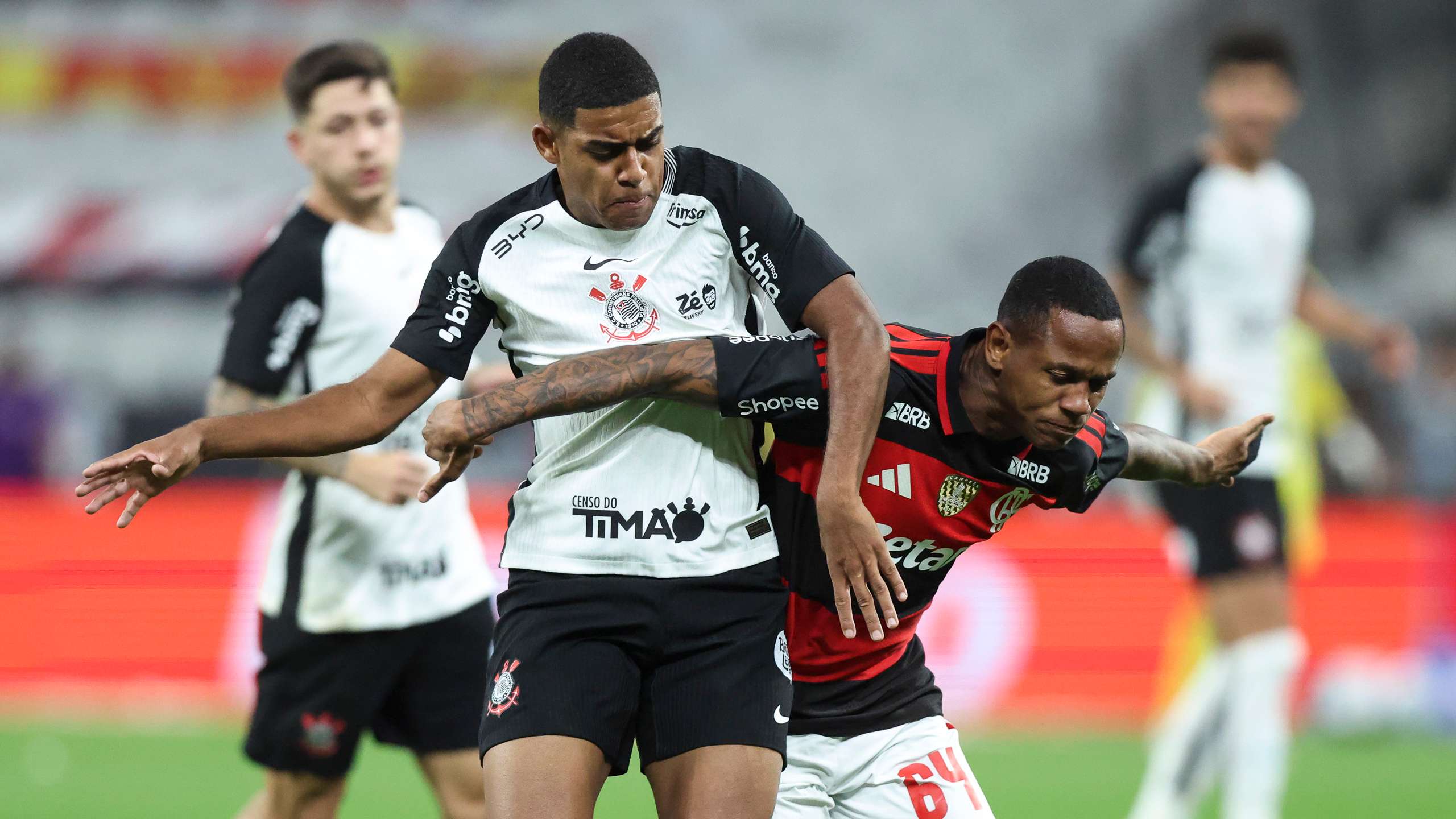 2560x1440 Memphis Depay Faces SIX GAME Ban As Court Files Complaint After Corinthians Star Spotted Using Phone On The Bench. Goal.com US