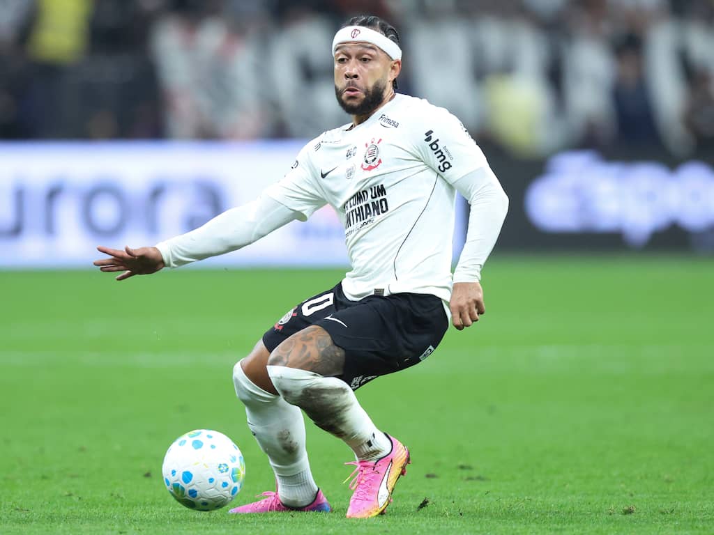 1024x768 Memphis Depay maakt achttien dagen voor WK rentree bij Corinthians