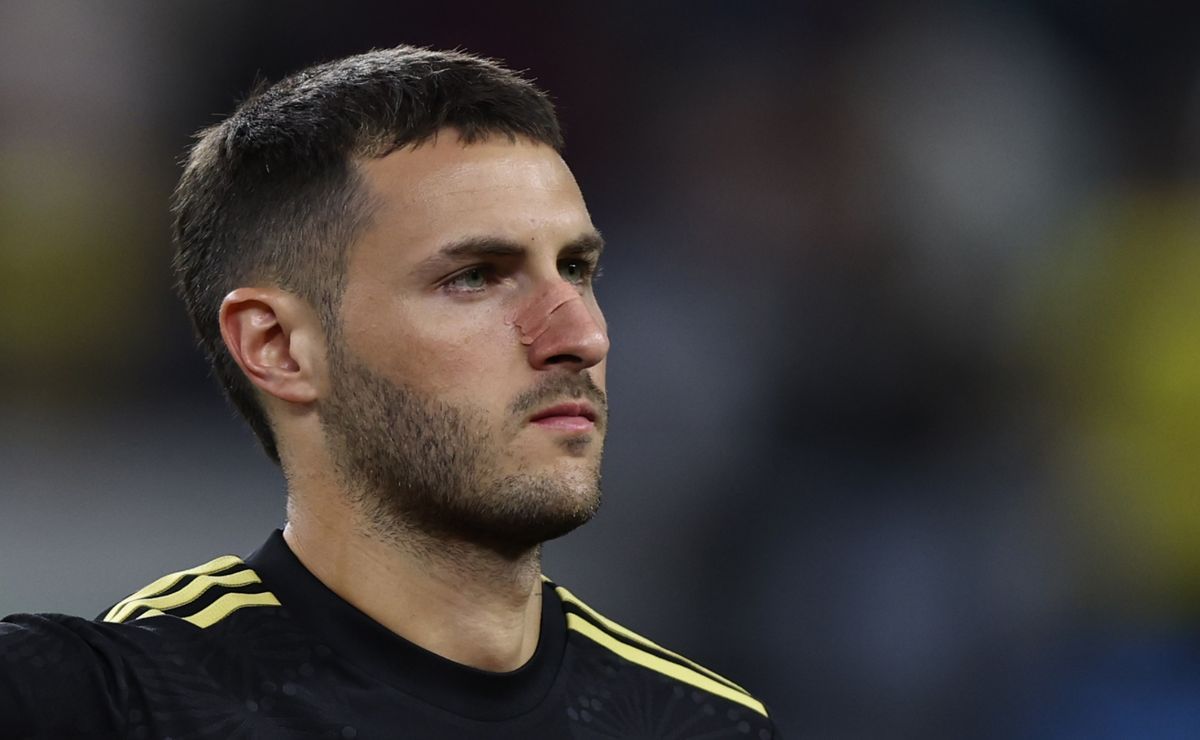 1200x740 Report: Mexico star Santiago Gimenez risks missing 2026 World Cup amid injury struggles at Milan Soccer Talk