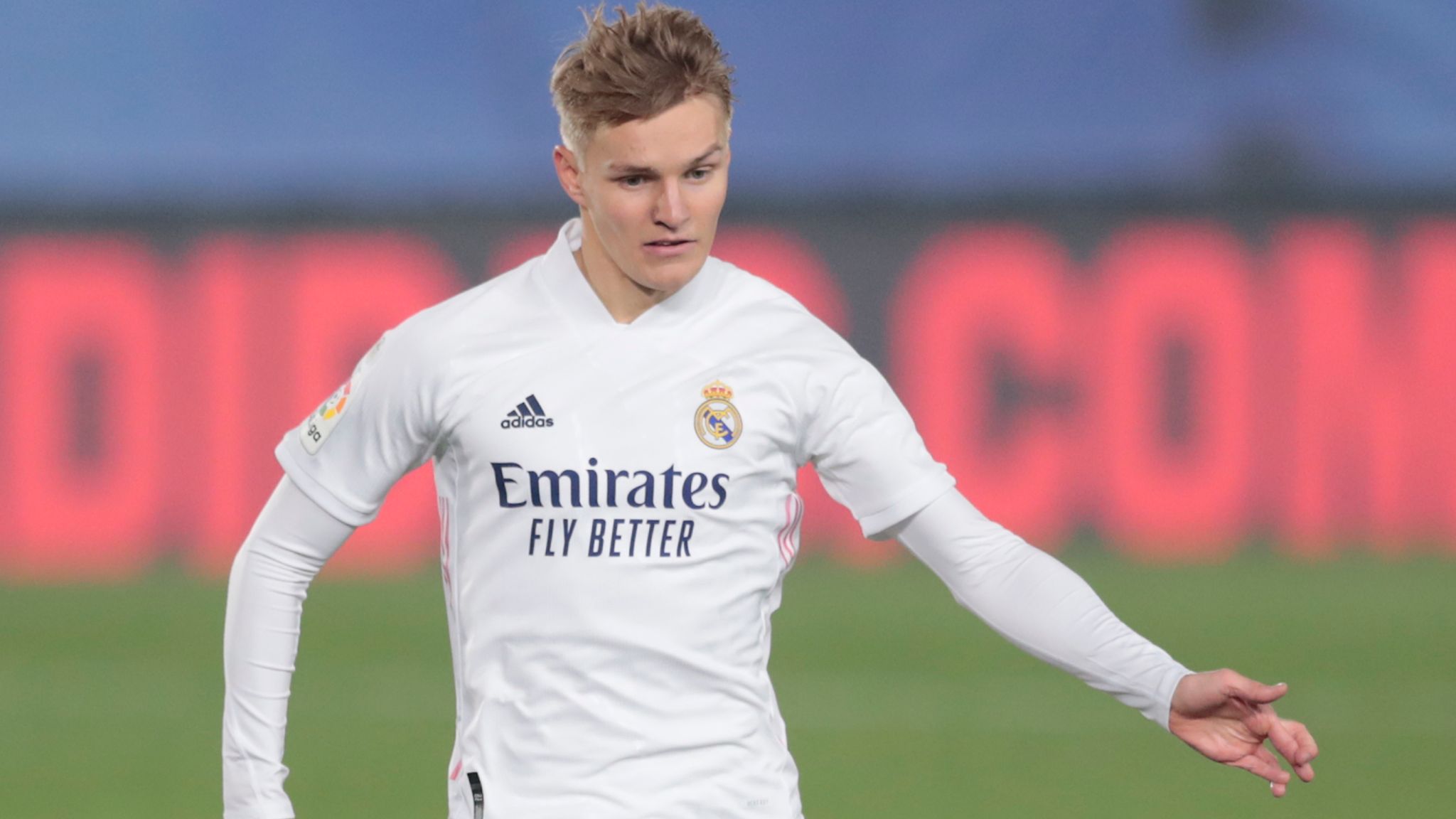 2048x1152 Martin Odegaard: Arsenal want Real Madrid playmaker