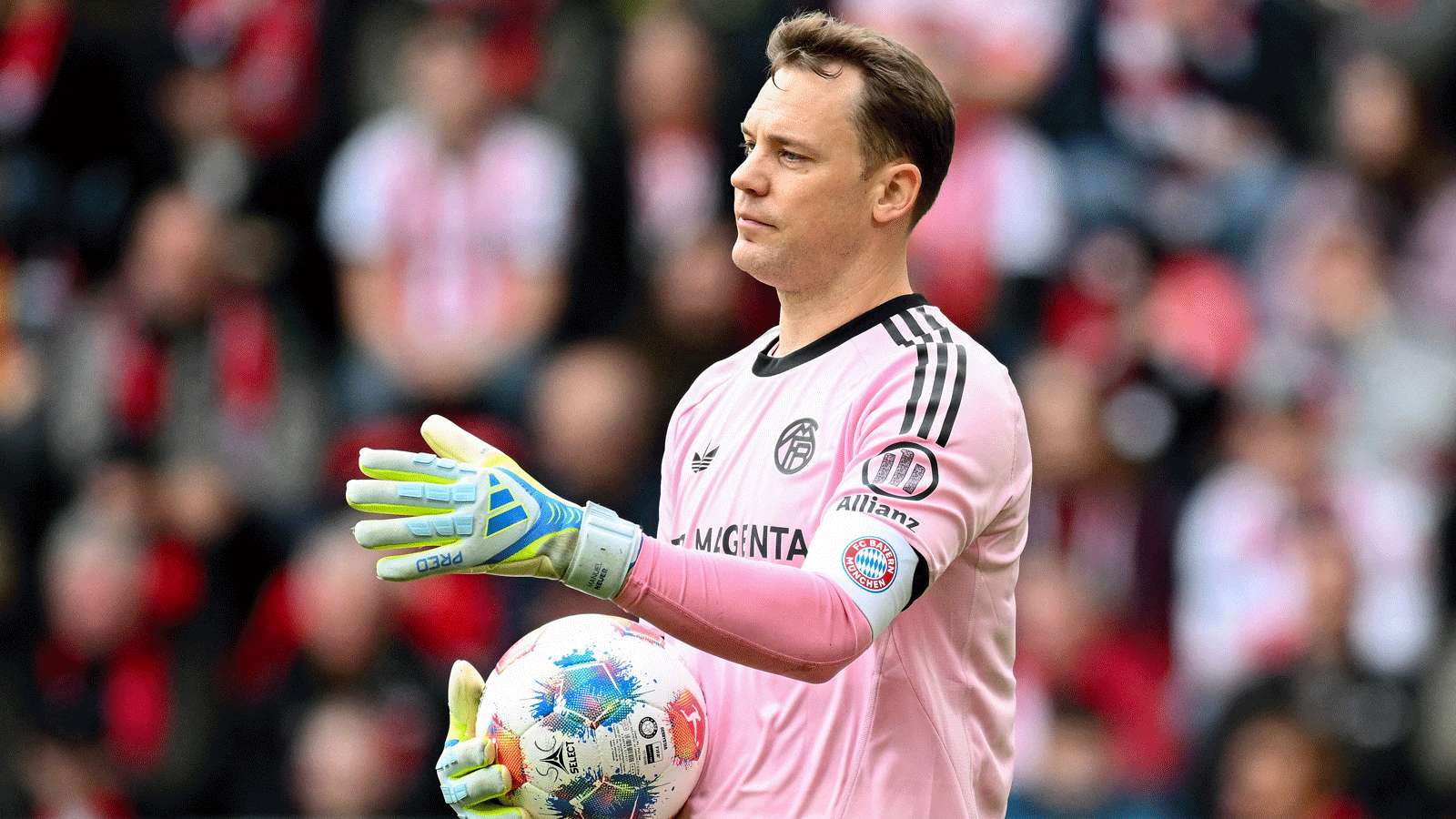 1600x900 Losing his focus: Spanish press cast doubt on Bayern Munich goalkeeper Manuel Neuer. Goal.com US