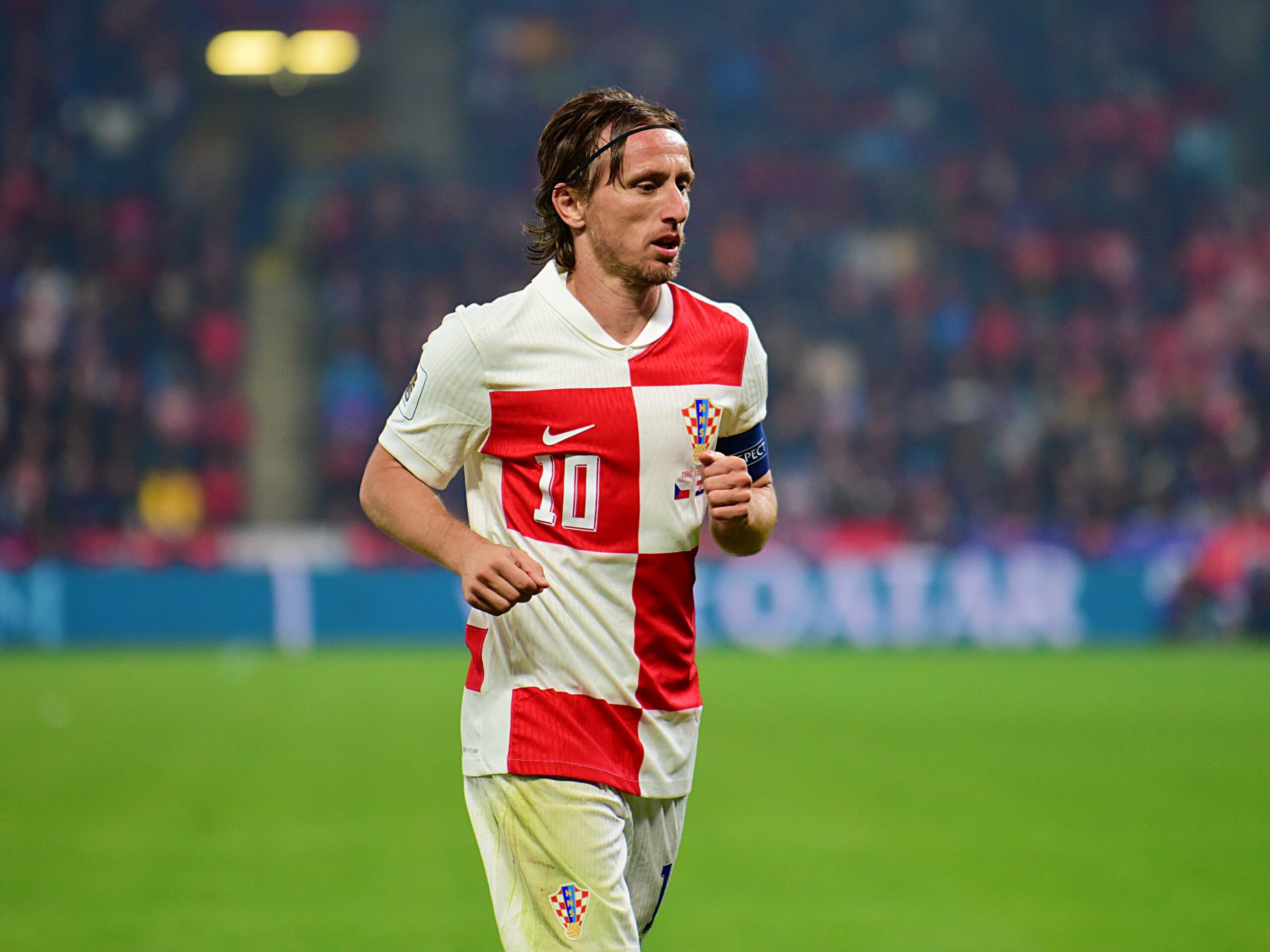2560x1920 Years of Greatness: Luka Modrić's Croatia Debut Remembered