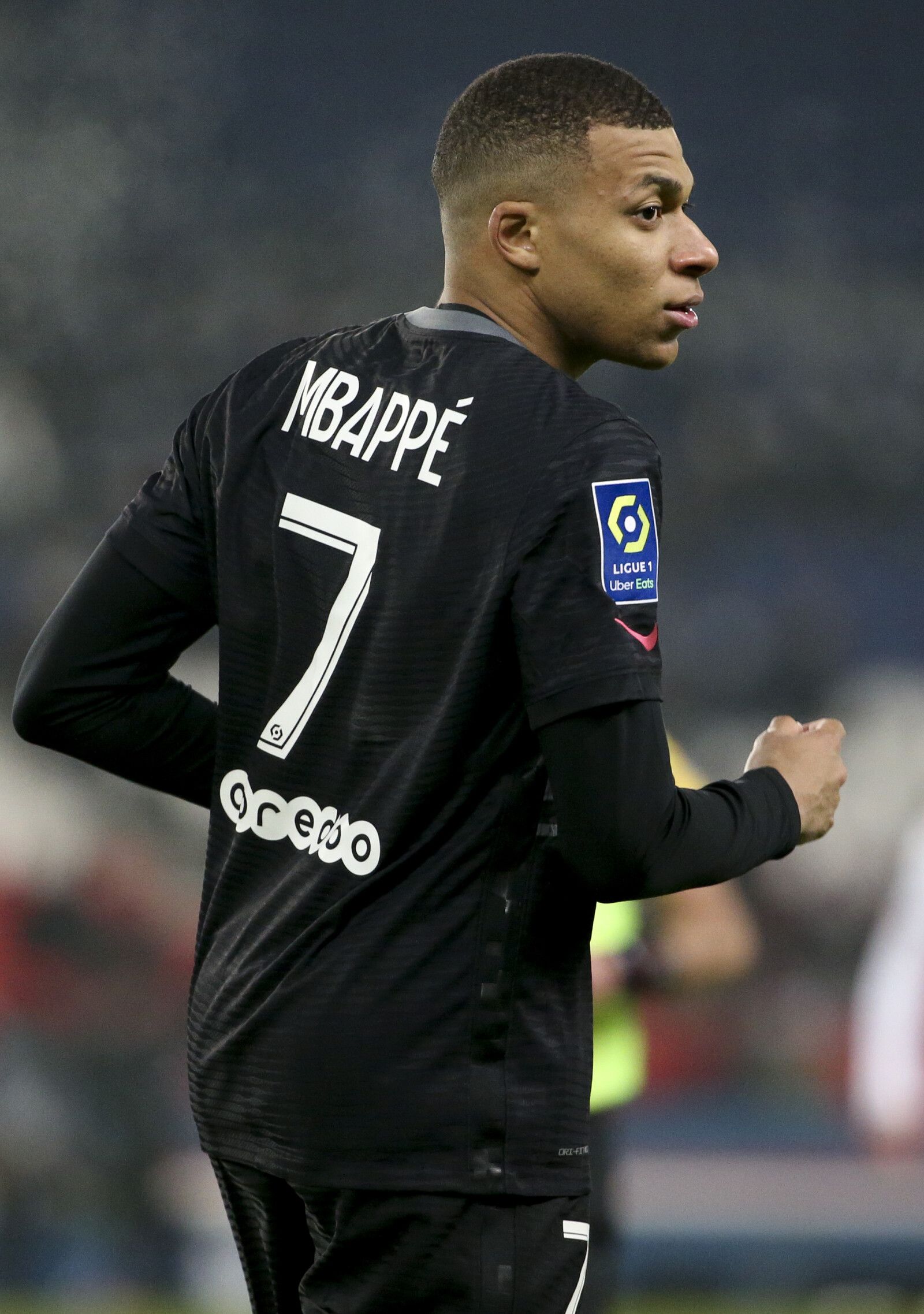 1600x2275 Kylian Mbappe Wallpaper