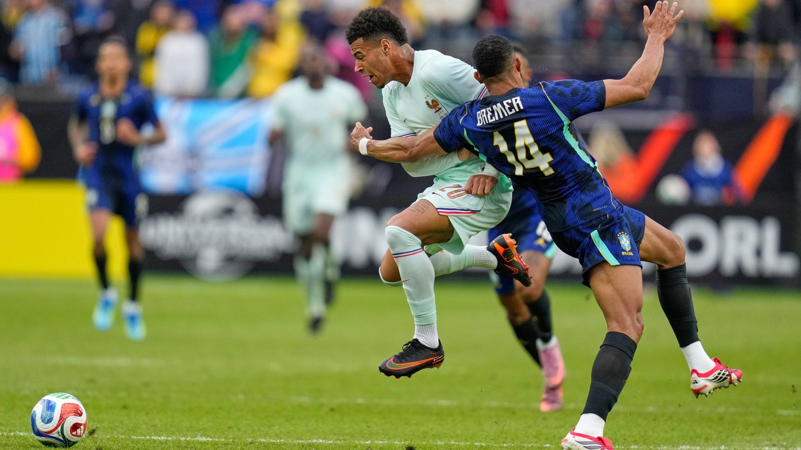 2560x1440 Kylian Mbappé Shakes Off Knee Injury And Sparks France's 2 1 World Cup Tuneup Win Over Brazil