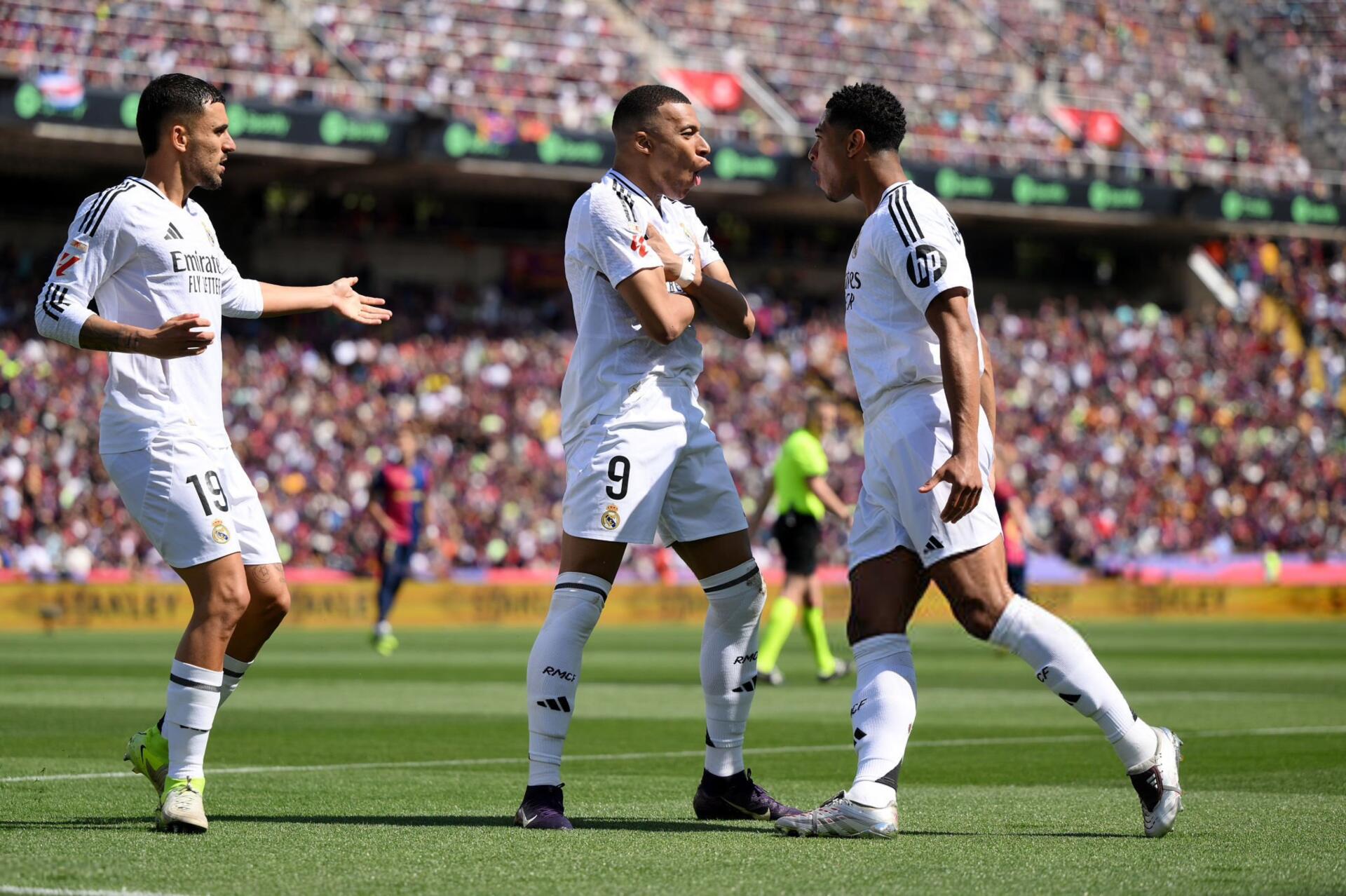 1920x1278 4K Ultra HD Real Madrid Soccer Action Featuring Kylian Mbappé & Jude Bellinghamx2726